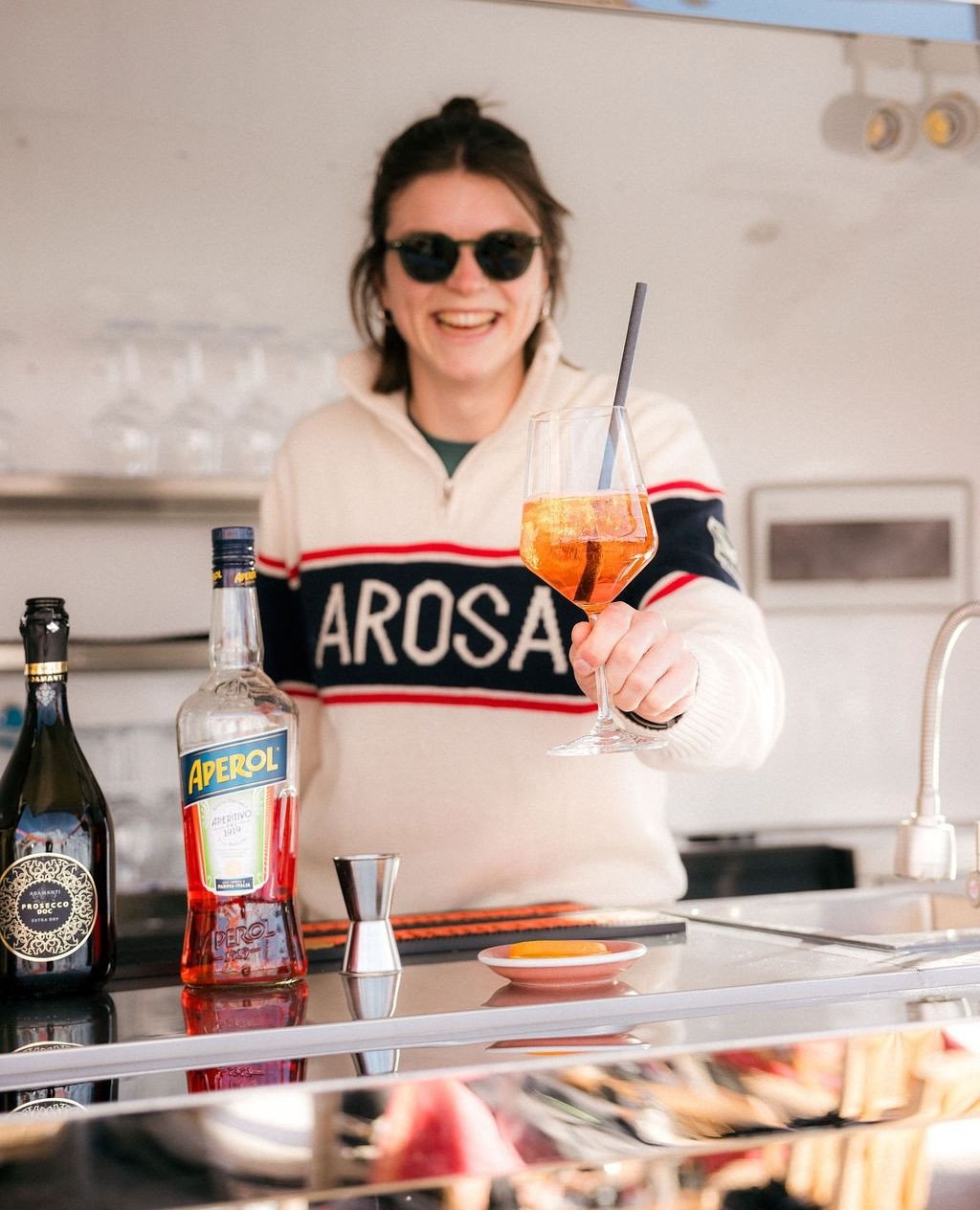 Sch&ouml;nes Wetter und nix zu tun?⁠
An Wochenenden &amp; Events gibt&rsquo;s deinen Drink direkt draussen &ndash; an unserer magischen Airstream-Aussenbar 🌞🍸⁠
⁠
⁠
📷️ @tomm_gadient