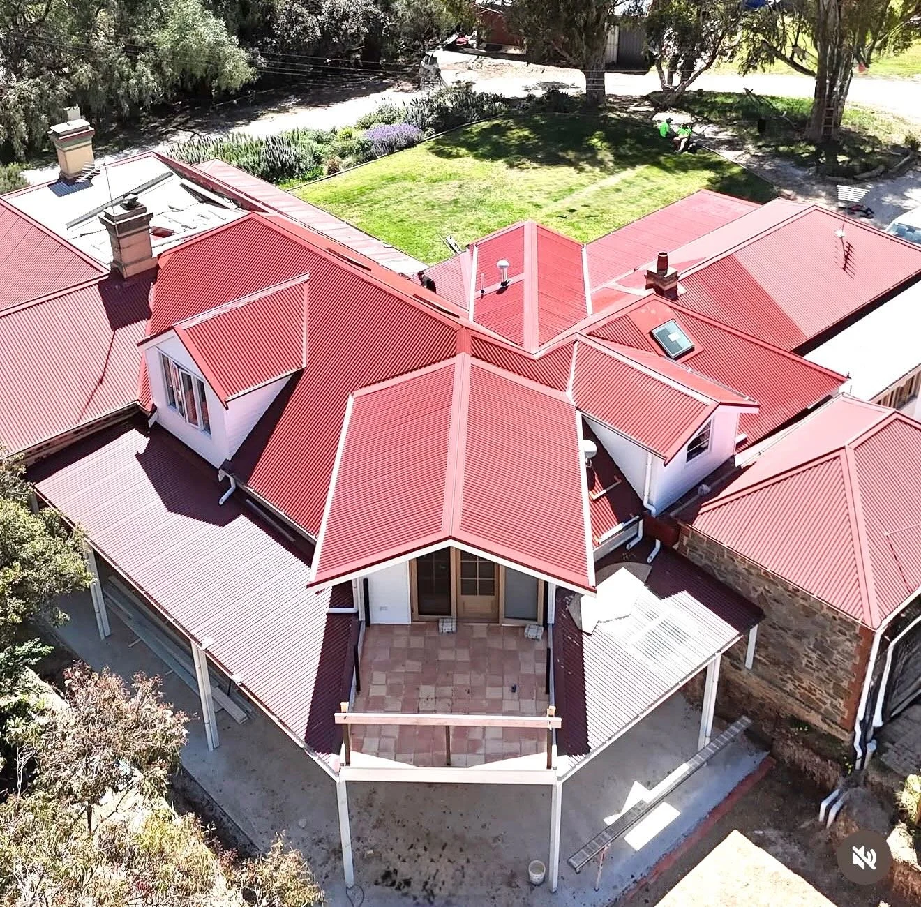 Not long now until handover of this bespoke heritage home in Rowland Flat. 

The unique roof design really makes this one stand out, with plenty of detail and character throughout the build - stay tuned!

Builder @bishop_building 
Architect @jbgarchi