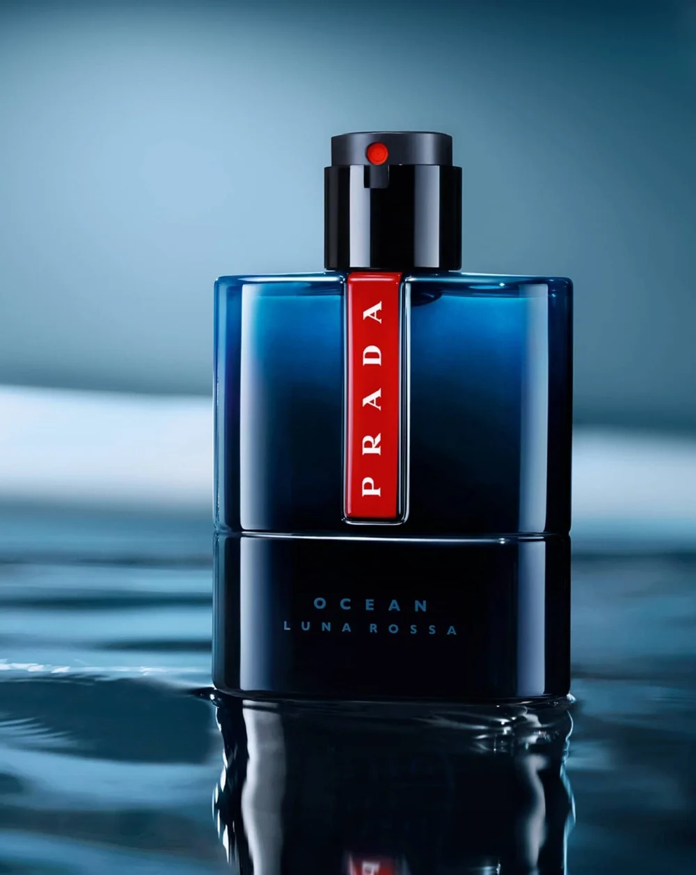 Luna Rossa Ocean bottle on dark water