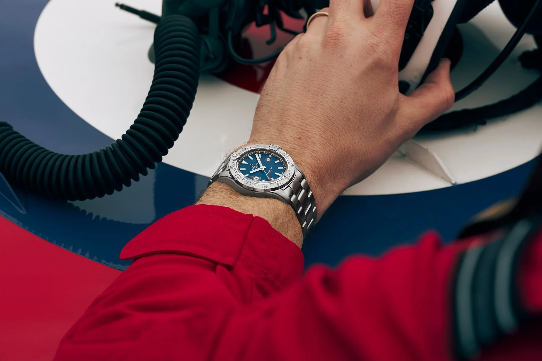 20240313_Bretling_x_RedArrows_Avenger_Auto_42_SteelBracelet_0557.jpg