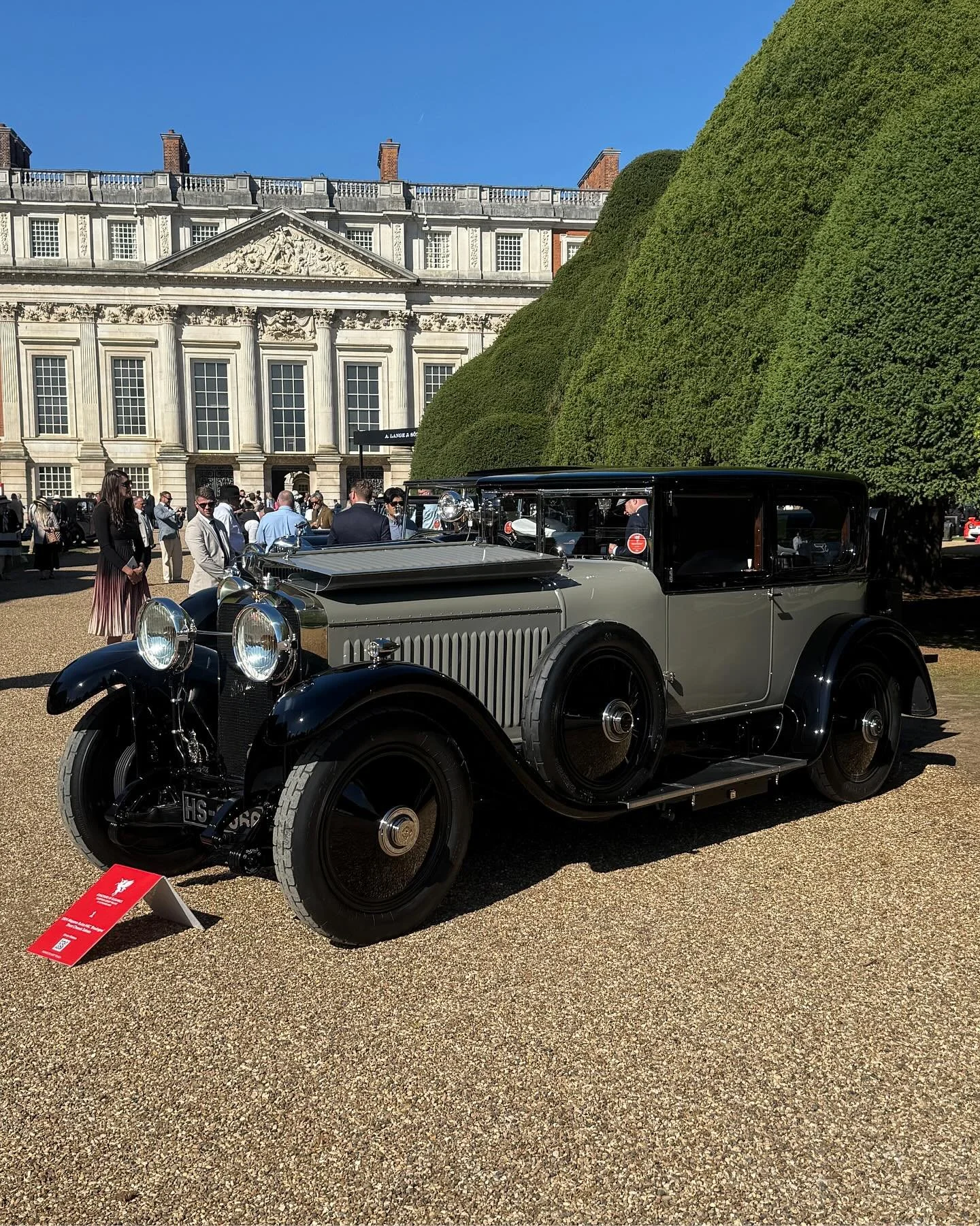 Last month we were lucky enough to attend the prestigious Concours of Elegance held at the fabulous Hampton Court Palace.

We were honoured to be invited by Simon Kidston and Jonathan Wood as special guests. 

Once again, the Hispano-Suiza was in con