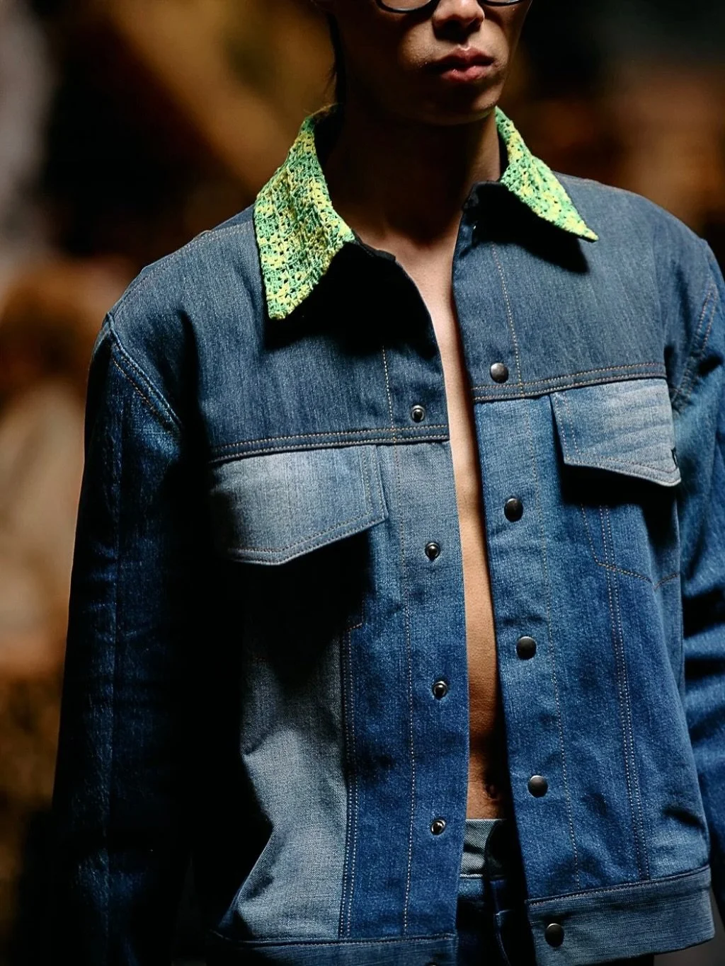 Architecture and geometric lines have shaped my vision since childhood, influencing the way I design and construct each garment 🏛️

I treat denim as a foundation, building strong structures through intentional cuts and patchwork 🪡

This collection 