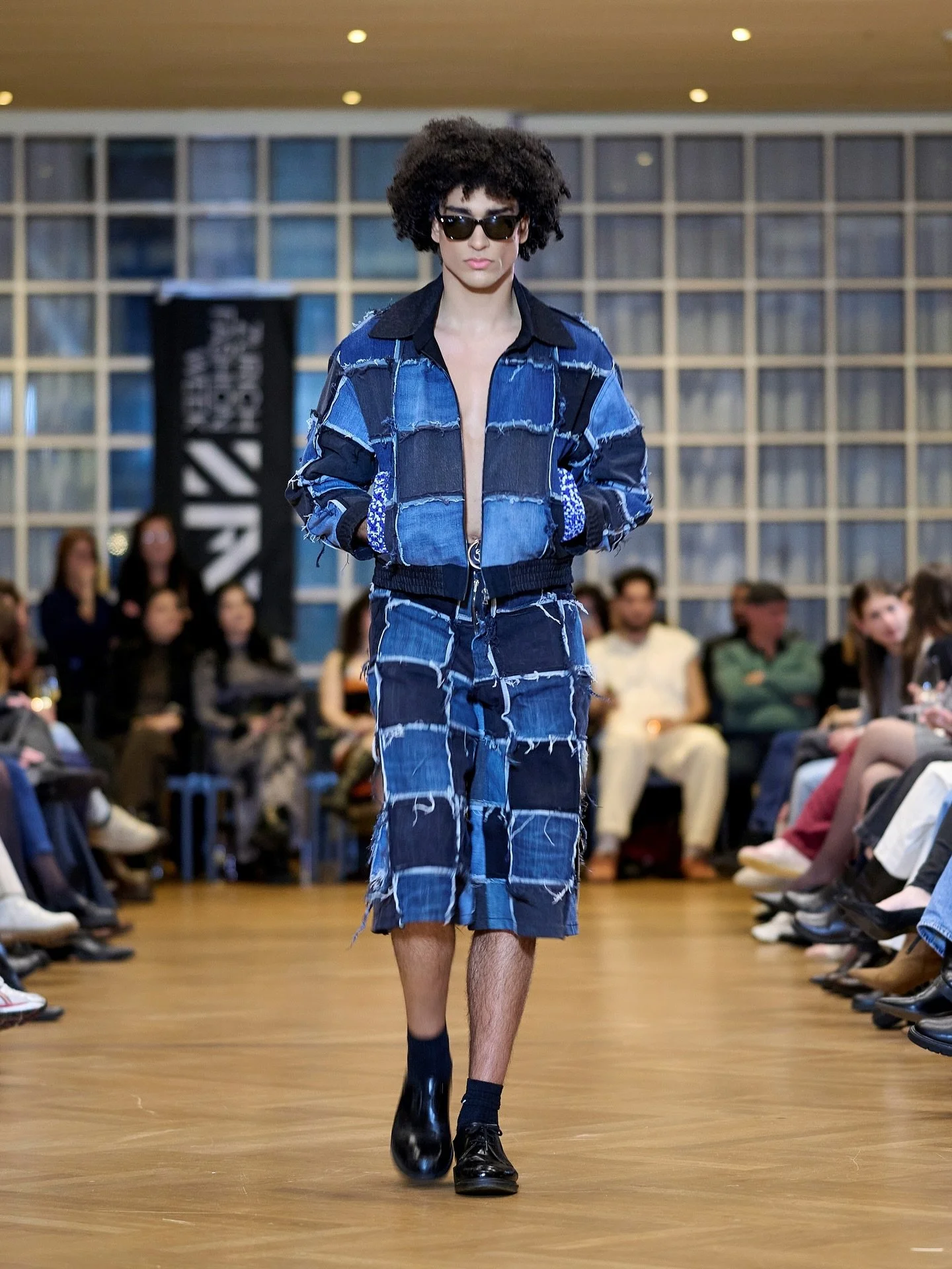 At the Zurich Fashion Week 

Model : @r.elsdd 
Glasses : @optic2000_ch 
Photography: @zurichfashionweek_