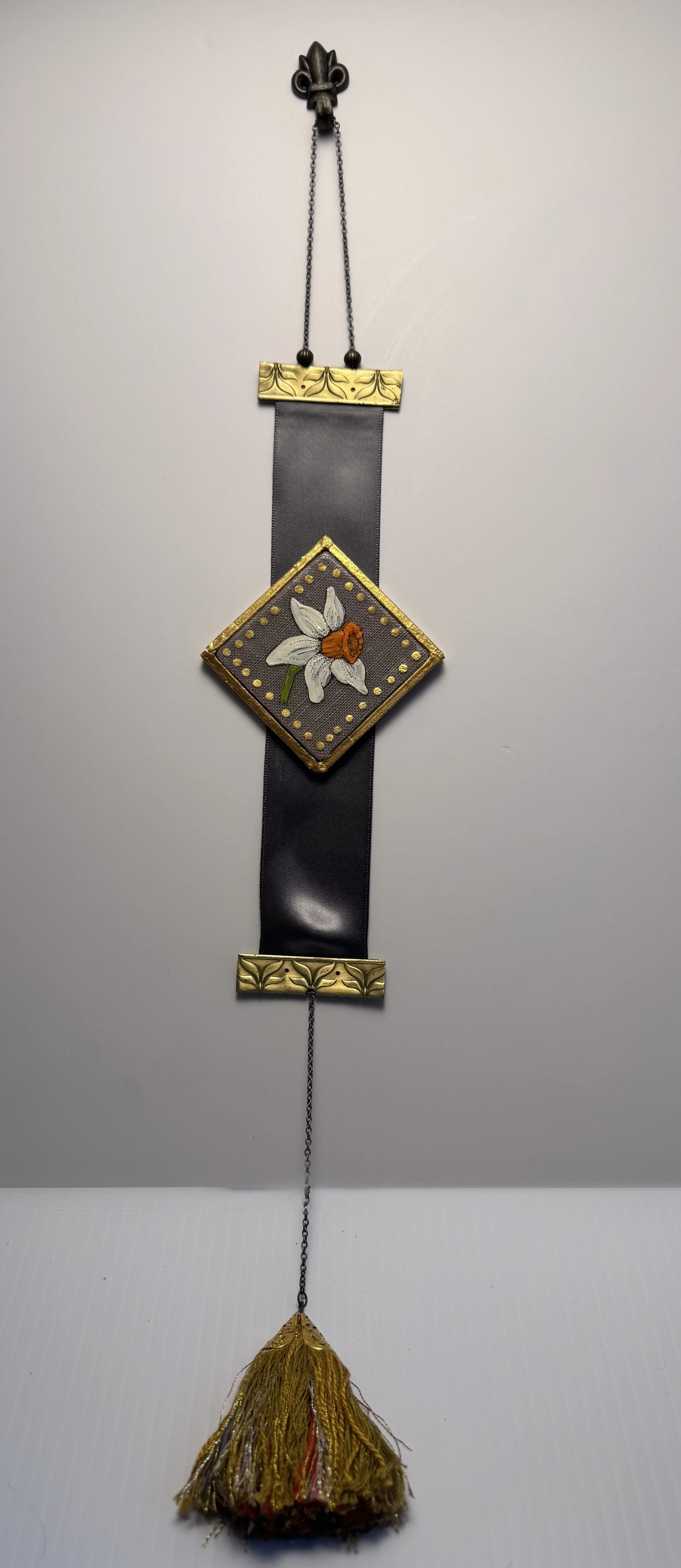 Narcissus – Mini Satin Wall Banner