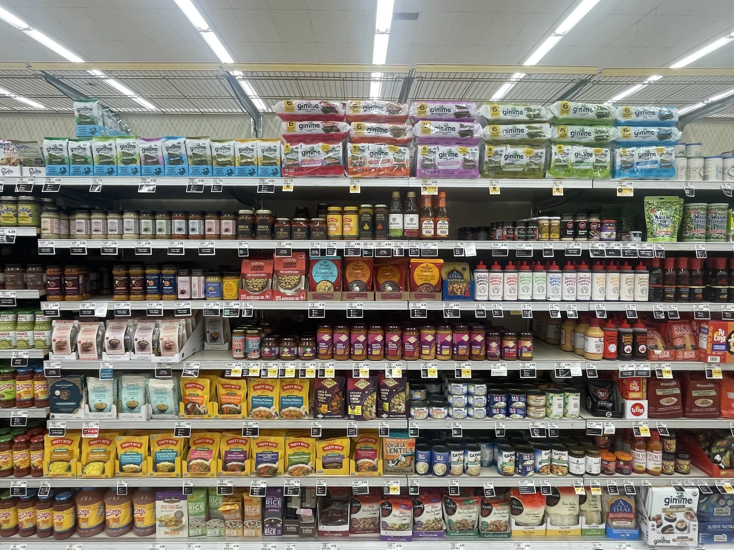 Set up products on shelves