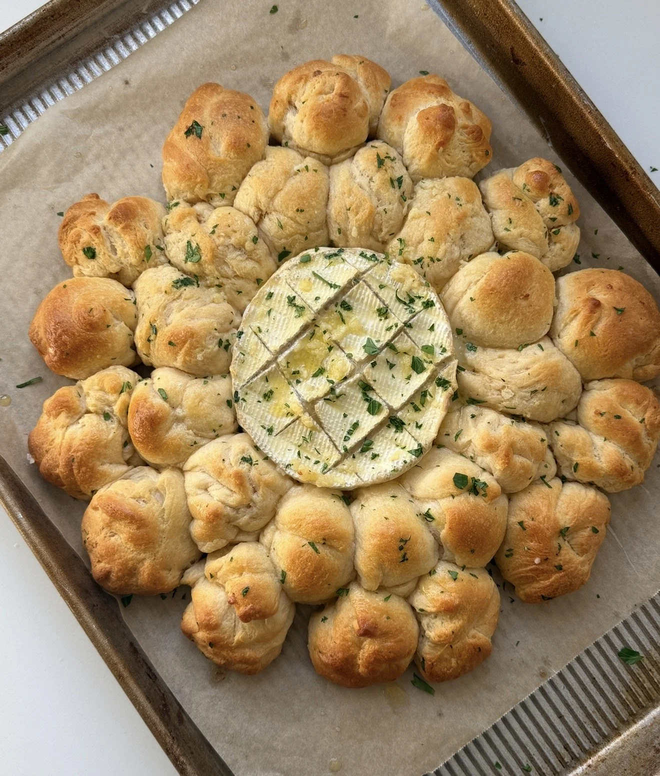 Garlic Butter Baked Brie Wreath