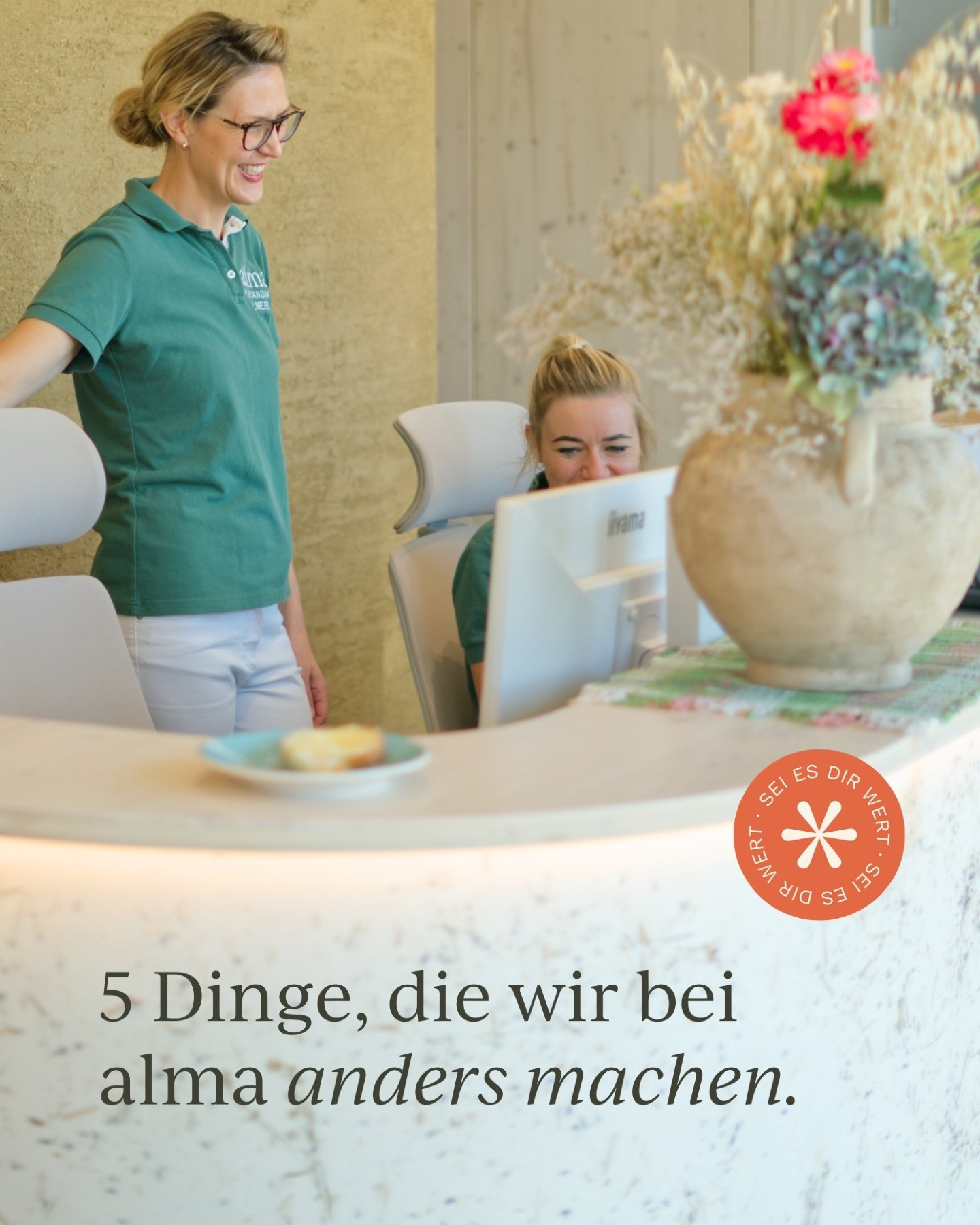 5 Dinge, die wir bei alma anders machen ✨

Viele Patienten merken schon beim Betreten unserer Praxis: Hier ist etwas anders.
Und das ist kein Zufall &ndash; denn wir haben jeden Bereich so gestaltet, dass er zu unserer Philosophie passt:

1️⃣ Keine s