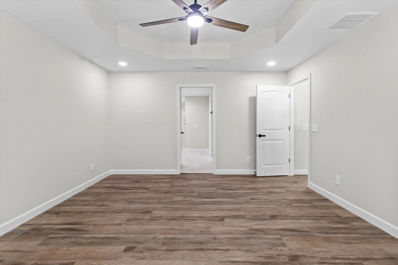 339 E Enfield 020.jpg