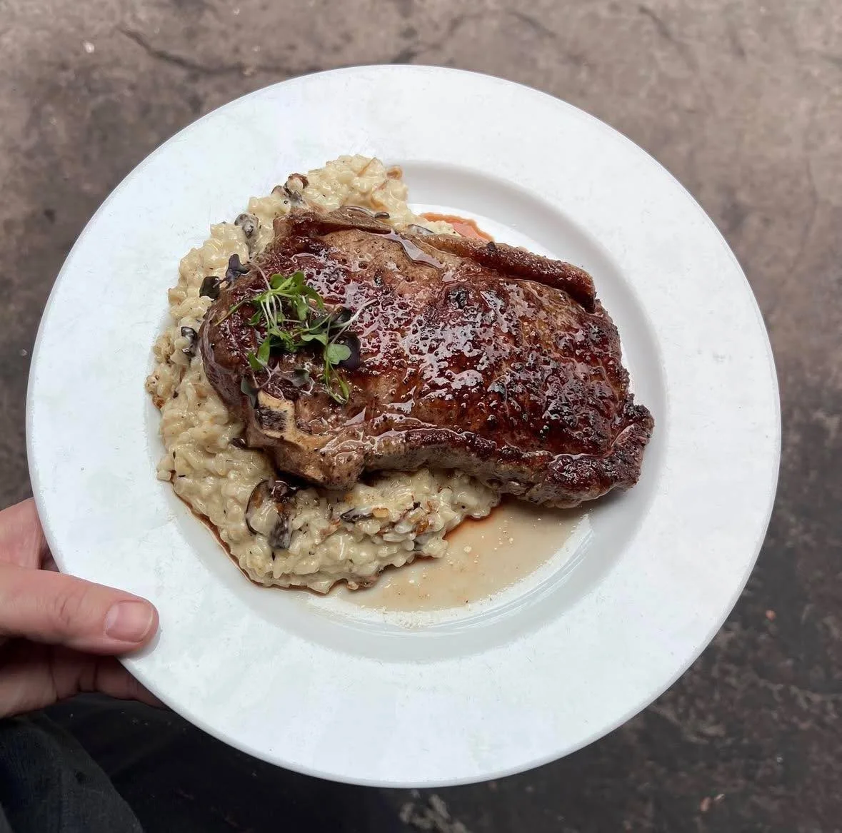 Local beef. Cozy tables. Full hearts.
Dinner is waiting at Cassie Bees at The Grove🥩🍴

#cassiebeesrestaurant #thegroveco #steaknight #comfortfood #westerncolorado #thegrovedelta #gather #grovedelta