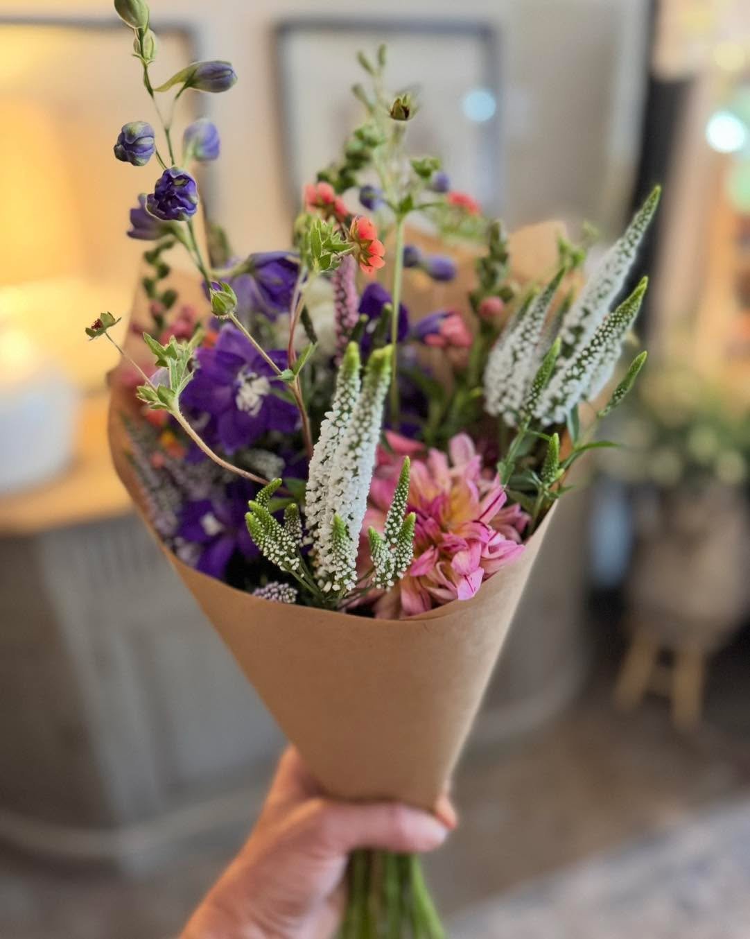 From our garden to your kitchen table, our Market bouquets are back and waiting for you! Supplies are limited. Stop by and grab one today! 

#thegrovedelta #LocallyGrown #freshcutflowers #SupportSmallBusiness #marketboquet #give #cassiebeesrestaurant