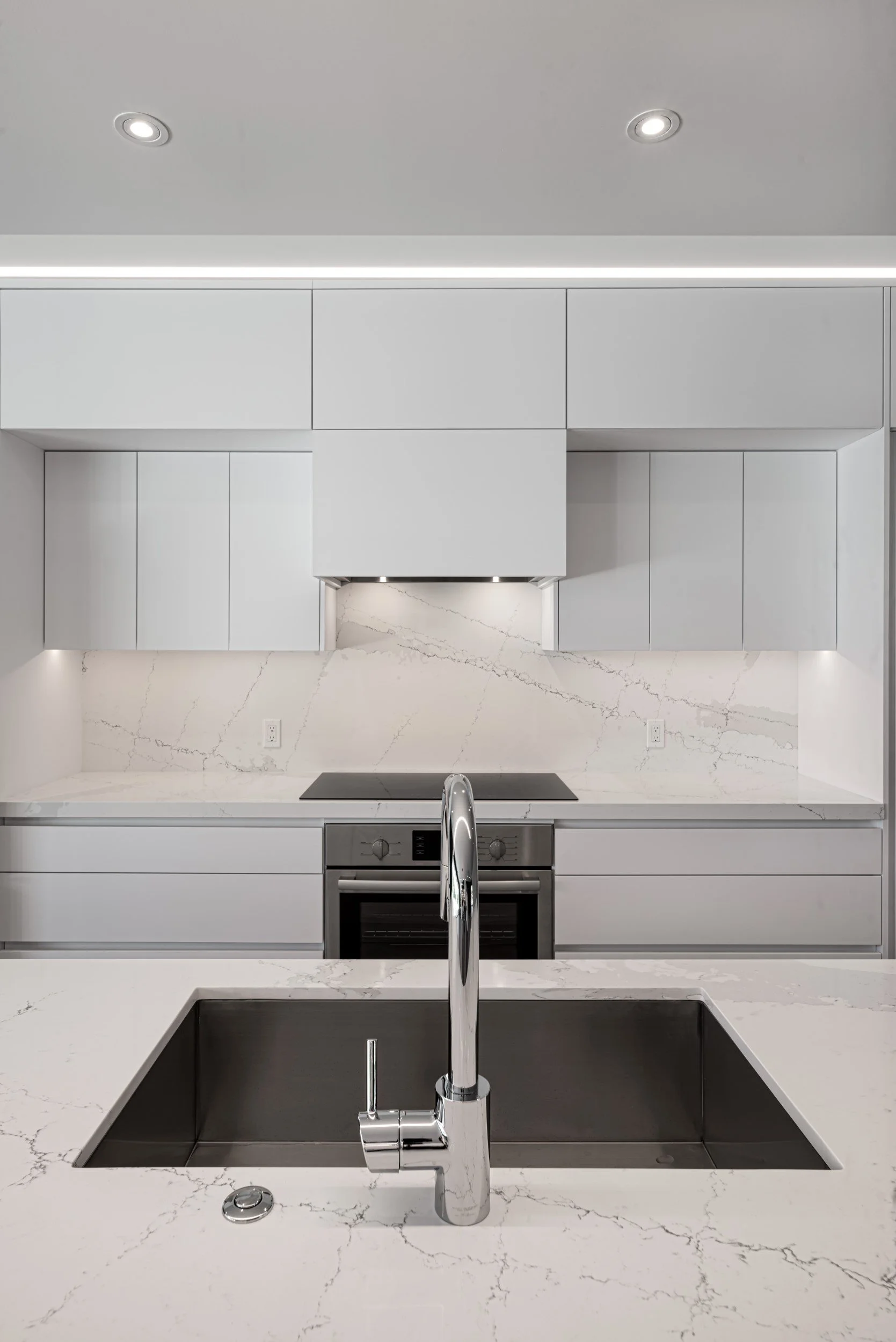 kitchen-white-modern-minimal.jpg