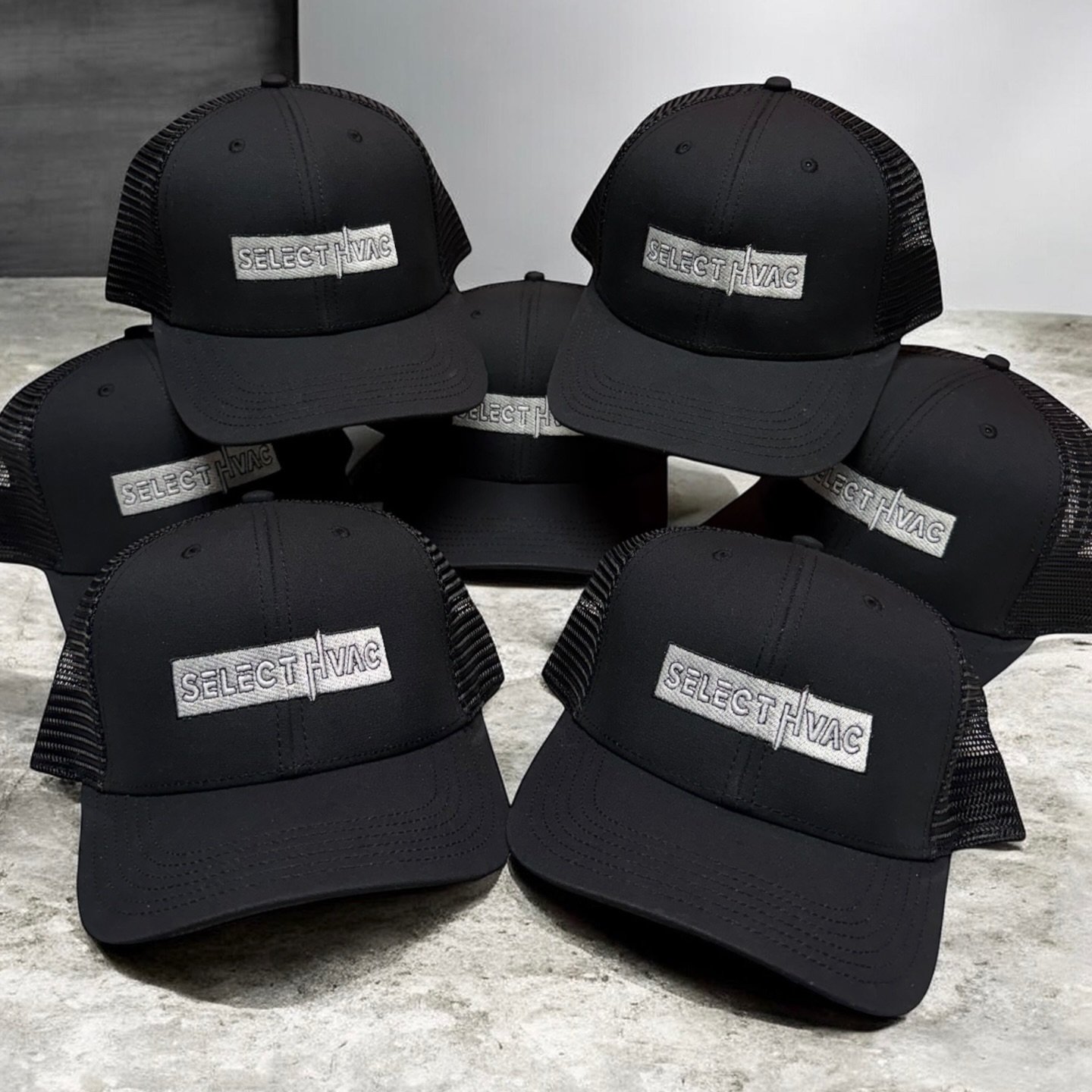 Clean, durable, and built for the job.
Custom embroidered hats for @selecthvac 
DM to get your brand dialed in.