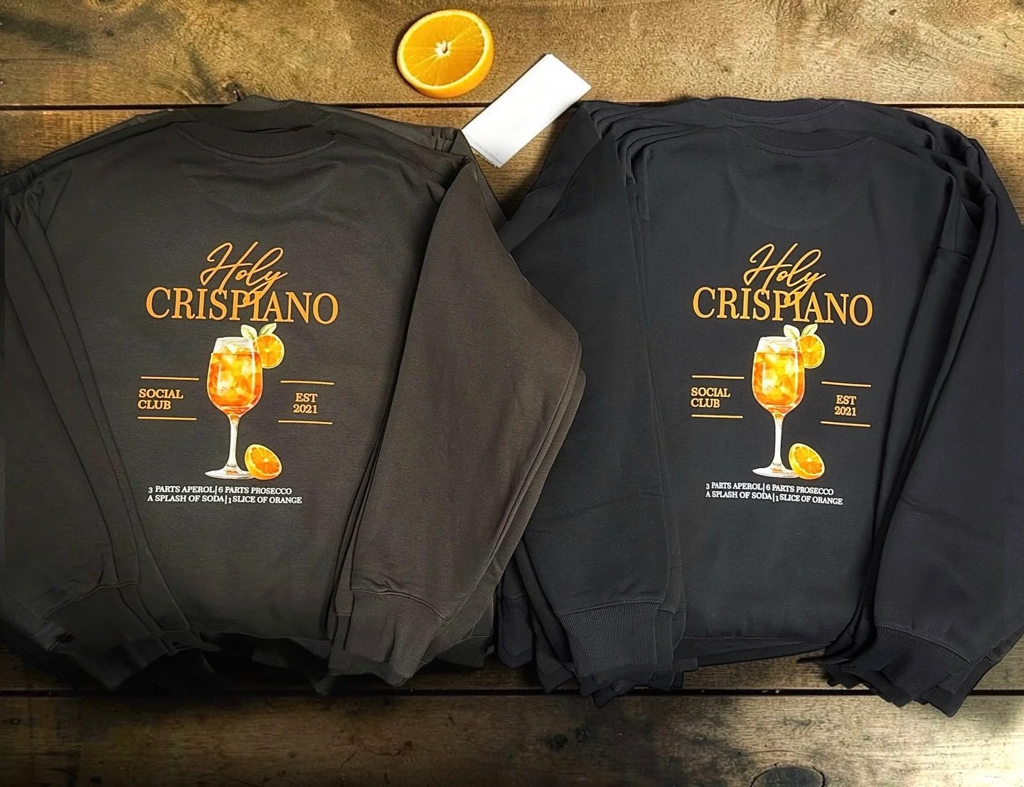 Serving looks as smooth as the drink 🍊🥂
Custom prints that hit every time, just like a perfect pour.