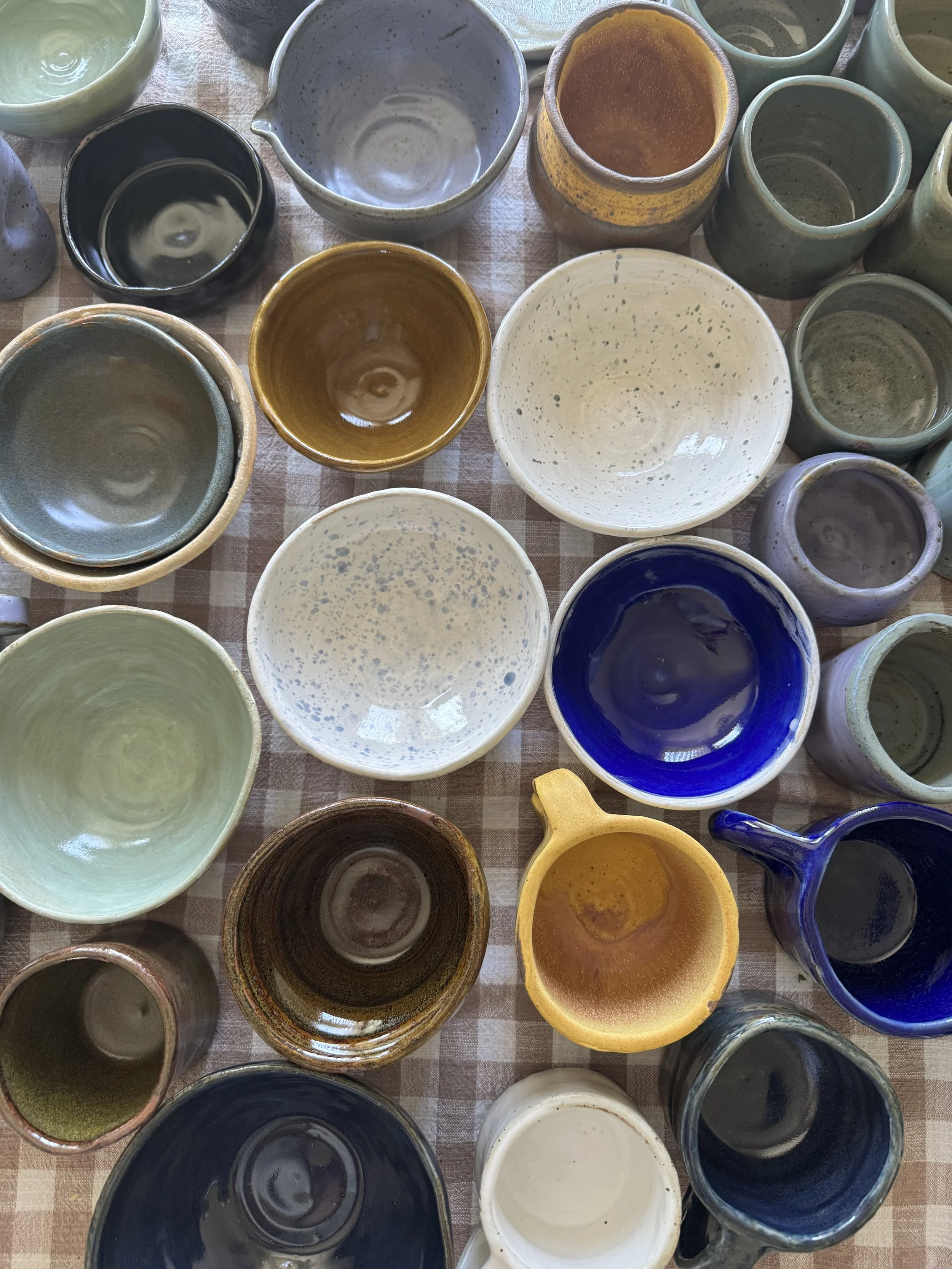 ceramic bowls, cups & mugs