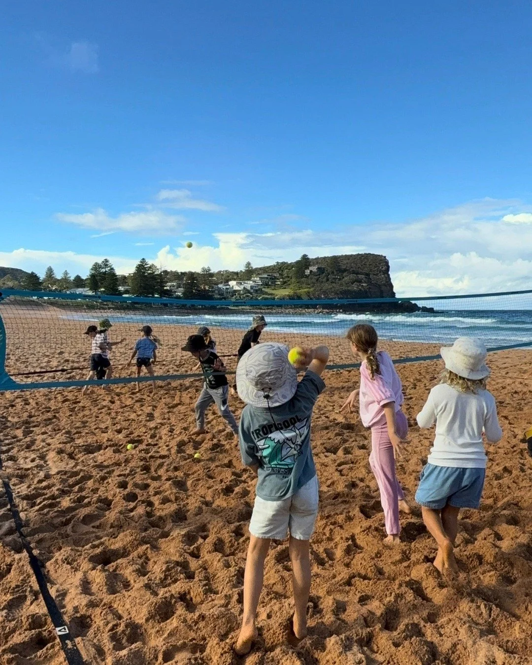 A great way to end the week - Beach Tennis with a rainbow backdrop.
After a week filled with sport and fun, enjoy a restful weekend everyone!
@sydneybeachtennisschool