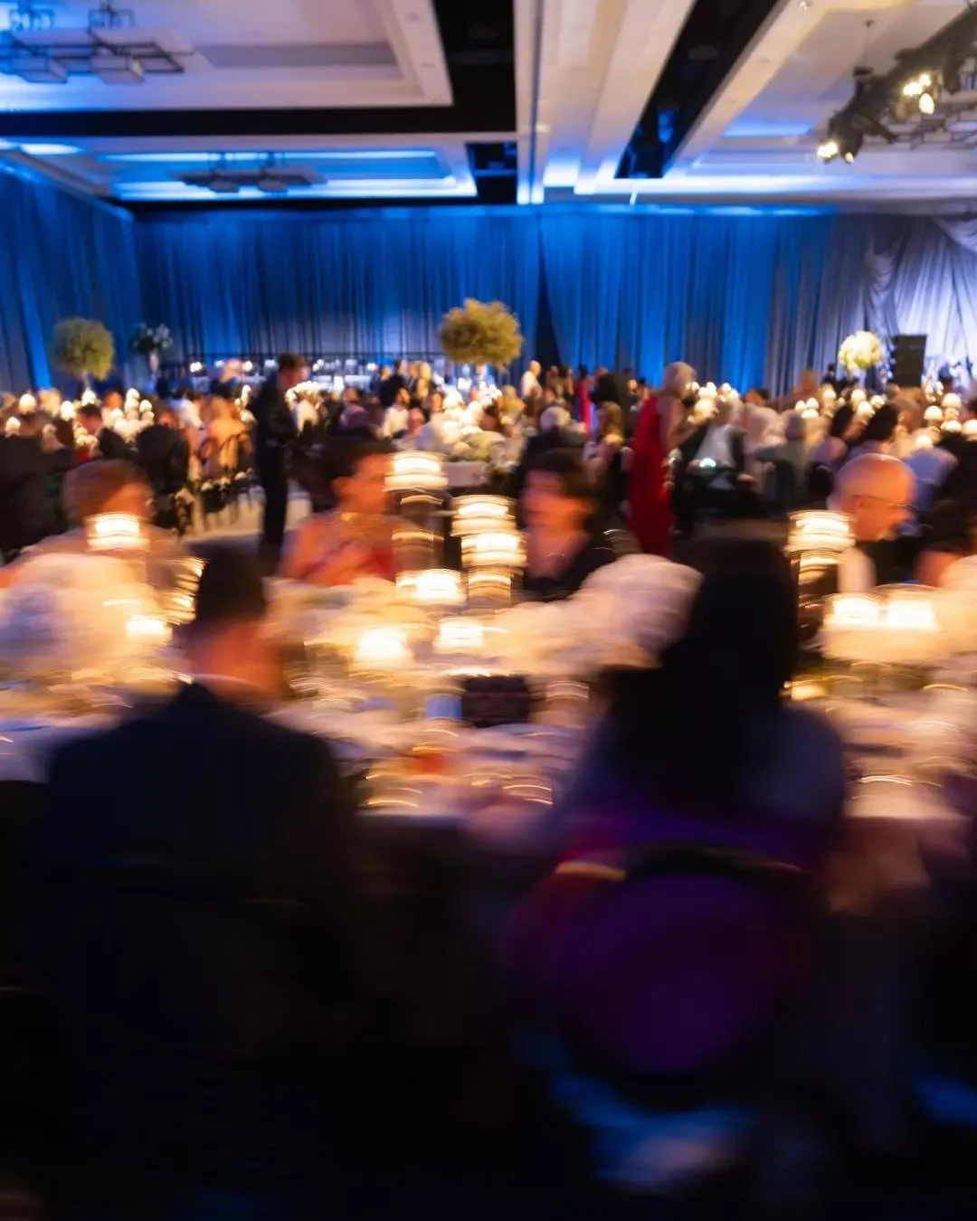 This Arizona Biltmore ballroom transformation was pure design adrenaline! 

Working alongside @sacks_productions, we took drape, lighting, and candlelight to an elevated level, proving that even the most classic ballroom can become a taste-maker dest