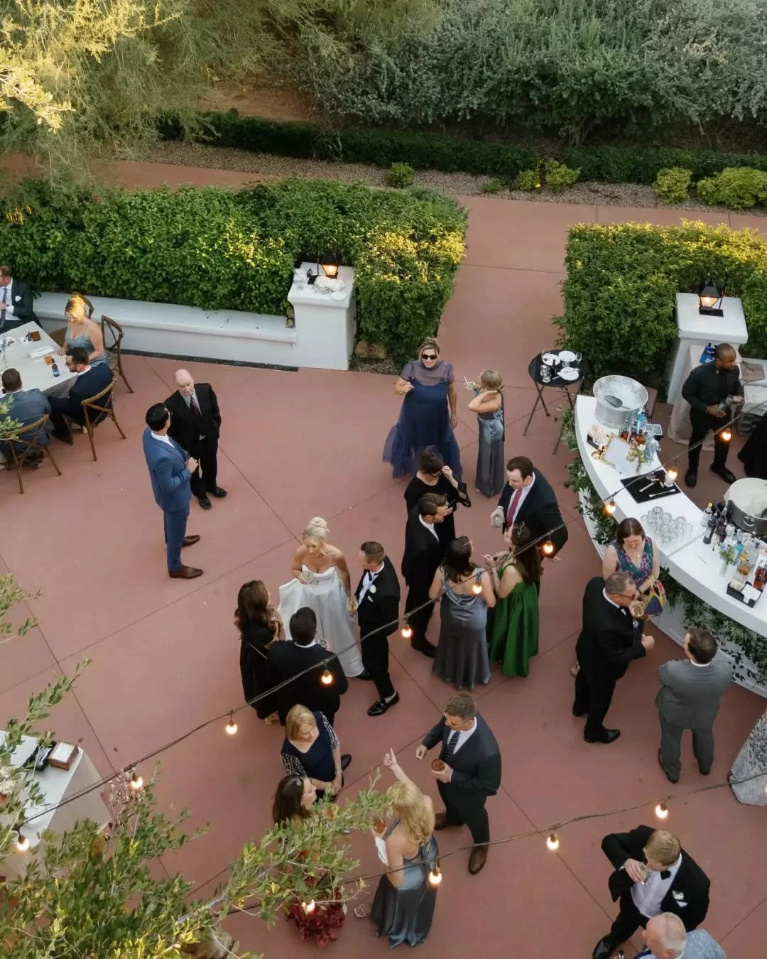 Intentional silhouettes, curated comfort. 🍸 We&rsquo;re always thinking about the way guests move through a space. Thoughtfully selected bars and lounges aren't just for the aesthetic; they&rsquo;re the foundation for conversation and connection ✨
.