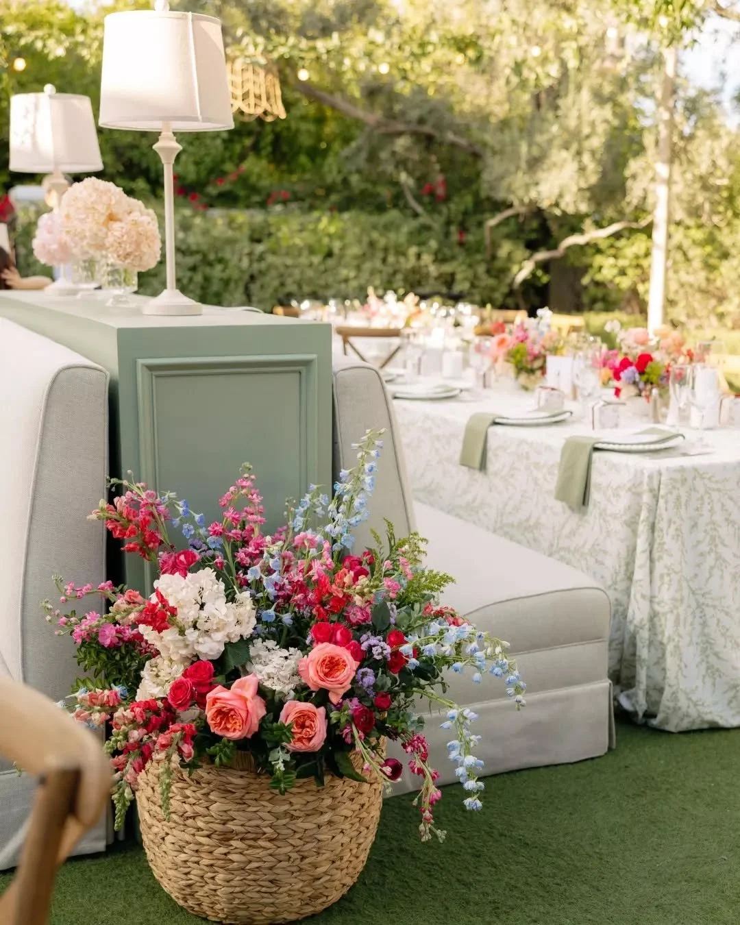 This spring El Chorro reception felt like it was made for our Ada Banquettes and Banquette Boxes in signature Prim Green 🥰

Our Banquette Boxes are fully customizable in color - but every now and then a palette comes along that makes our signature g