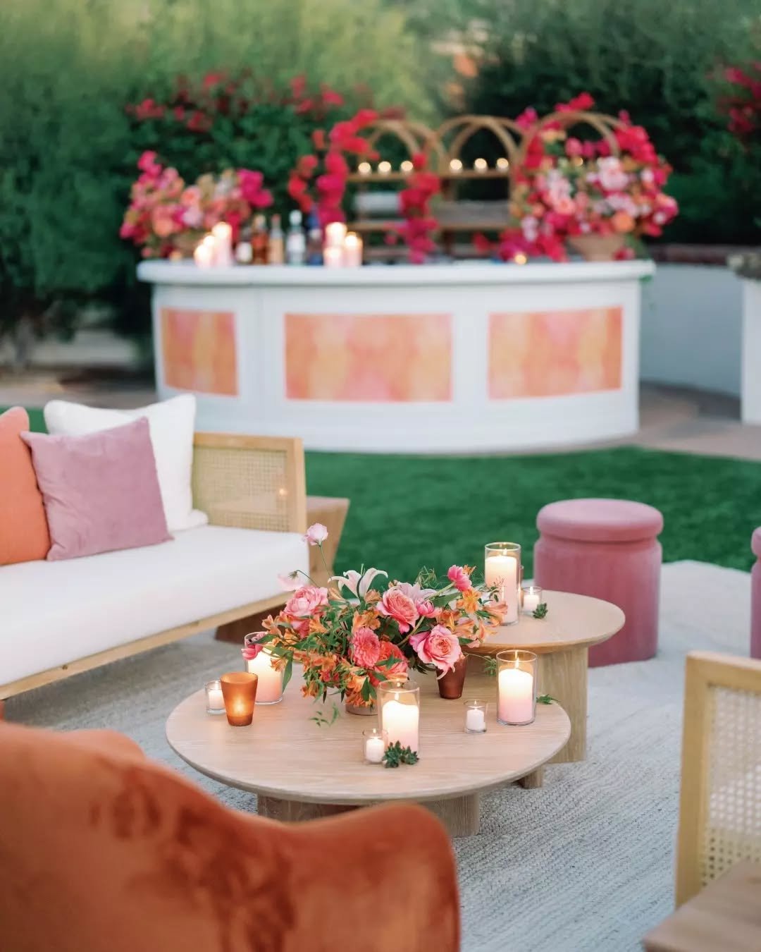 A welcome party's whole job is to set the tone for the weekend. This one set it high.

Alyssa and Michael kicked things off at @omnimontelucia with a dusty pink and burnt orange palette that showed up in the curated lounge spaces and felt like the Ar