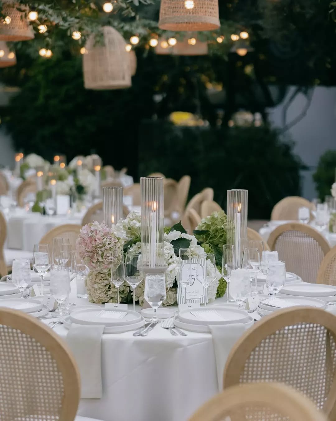 Ceremony seating that became reception seating. A lounge that made everyone want to stay. A bar tucked into a wall of bougainvillea. 

This El Chorro reception had a little bit of everything,  and @revelweddingcompany made sure it all felt intentiona