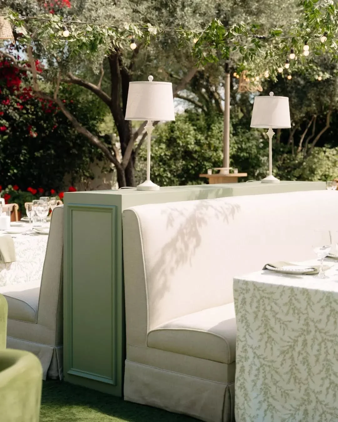 Here's something we love about banquette seating - it makes a reception feel like somewhere, not just something 🌿

Our Ada Banquettes and Banquette Boxes in signature Prim Green added structure, warmth, and a really beautiful design moment to this r