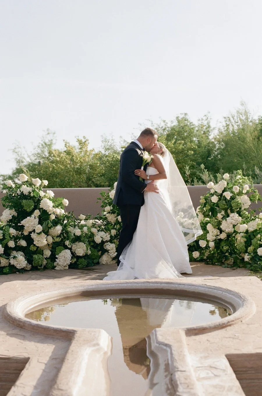 style-me-pretty-prim-rentals-four-seasons-scottsdale-wedding-23.jpg