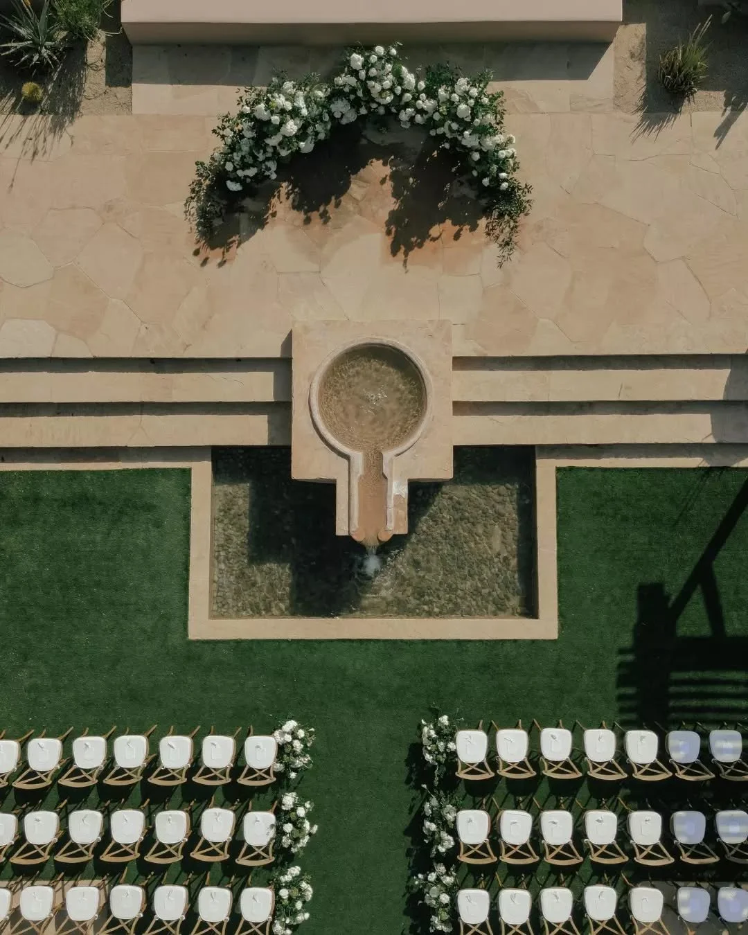 The details that pull everything together aren't always the ones you'd expect 🤍

Bella and Brian's ceremony at @fsscottsdale - the venue's X Back Chairs elevated with Prim's Luxury White Chair Cushions. Clean, cohesive, and exactly right against a 9