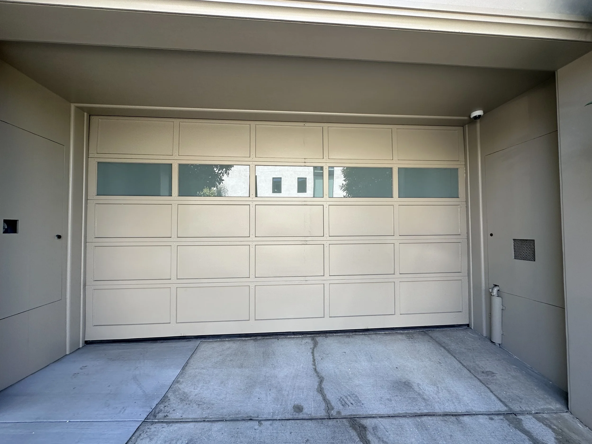 R&S San Francisco installed opener for sectional door