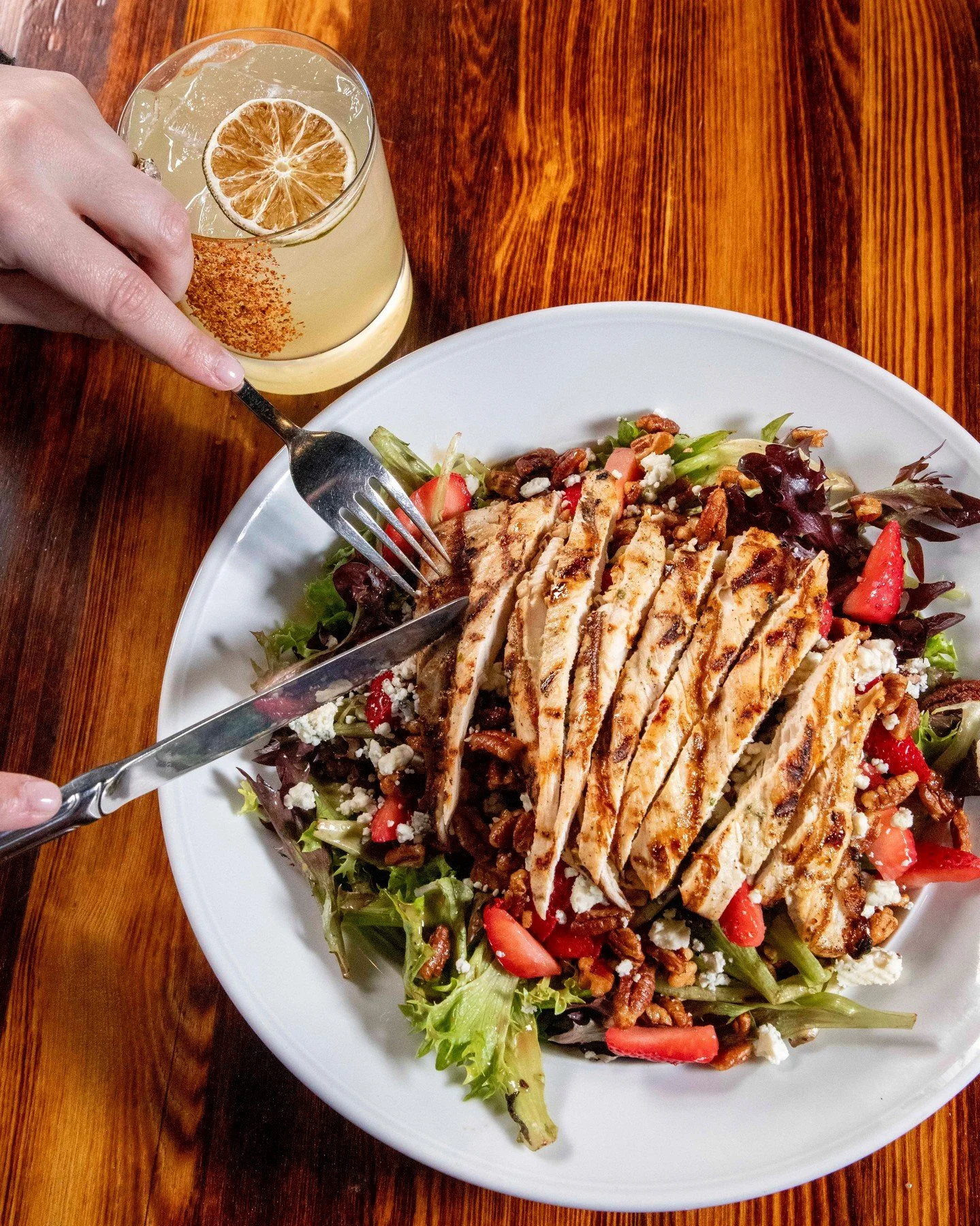 For when you want something lighter&hellip;but it still hits. 🥗😌
