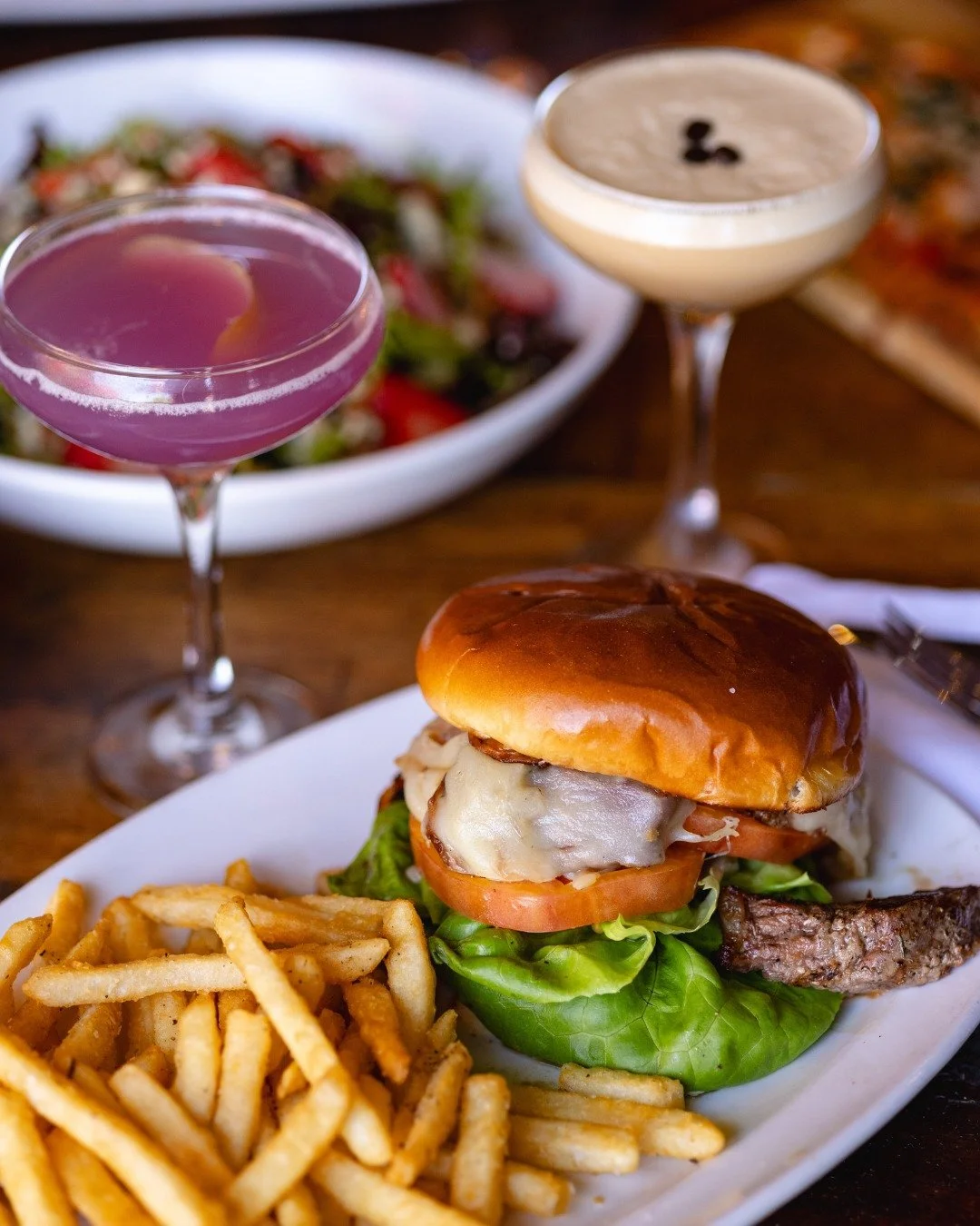 Tuesdays just got a little smoother. 😉

$5 Tito&rsquo;s from 3&ndash;6 PM &mdash; because happy hour happiness shouldn&rsquo;t have to wait for the weekend. 

Reserve your table at the link in bio!

#TheLivingRoomScottsdale #TitosTuesday 
#Scottsdal