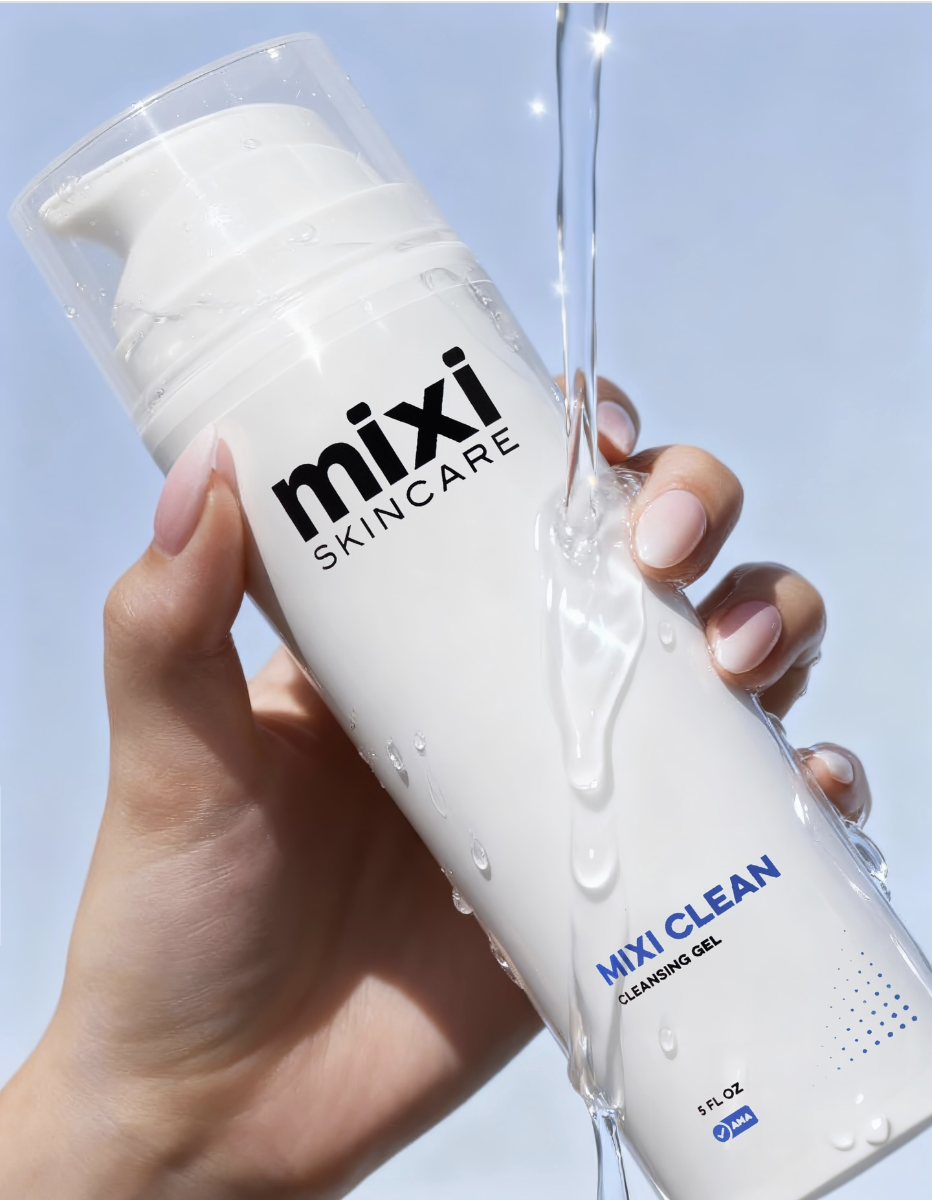 Mixi Clean w hand.png