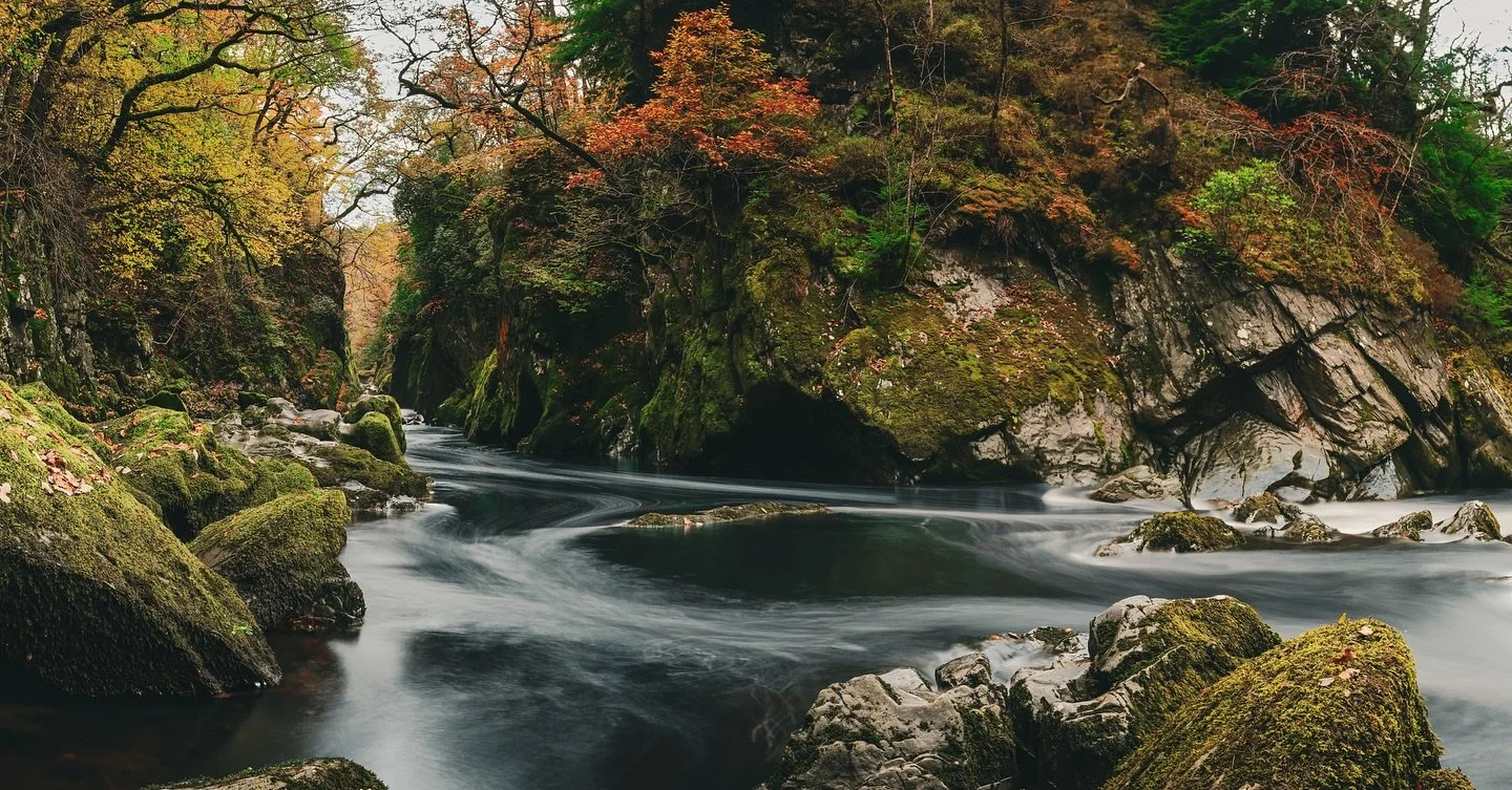 Peak autumn vibes, up there with one of my favourite places in wales iykyk #wales #travelphotography #longexposurephotography #walesphotography #autumn #adventure #iykyk #landscape #landscapephotography