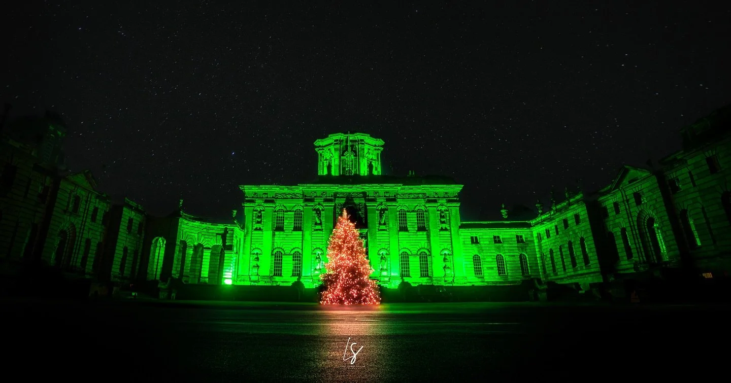 This year's theme at @castle_howard is Wizard of Oz and the main house is transformed into the Emerald City #castlehoward #castlehowardchristmas #landscape #landscapephotography #nightphotography #york #yorkshire #christmas #christmastime