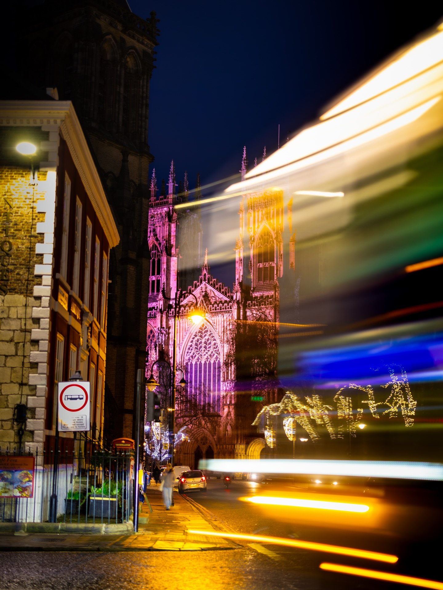 It&rsquo;s not London with a red bus, but still a long exposure I&rsquo;ve been trying to get for awhile of Yorkminster
#yorkminster #york #yorkstreetphotography #longexposurephotography
