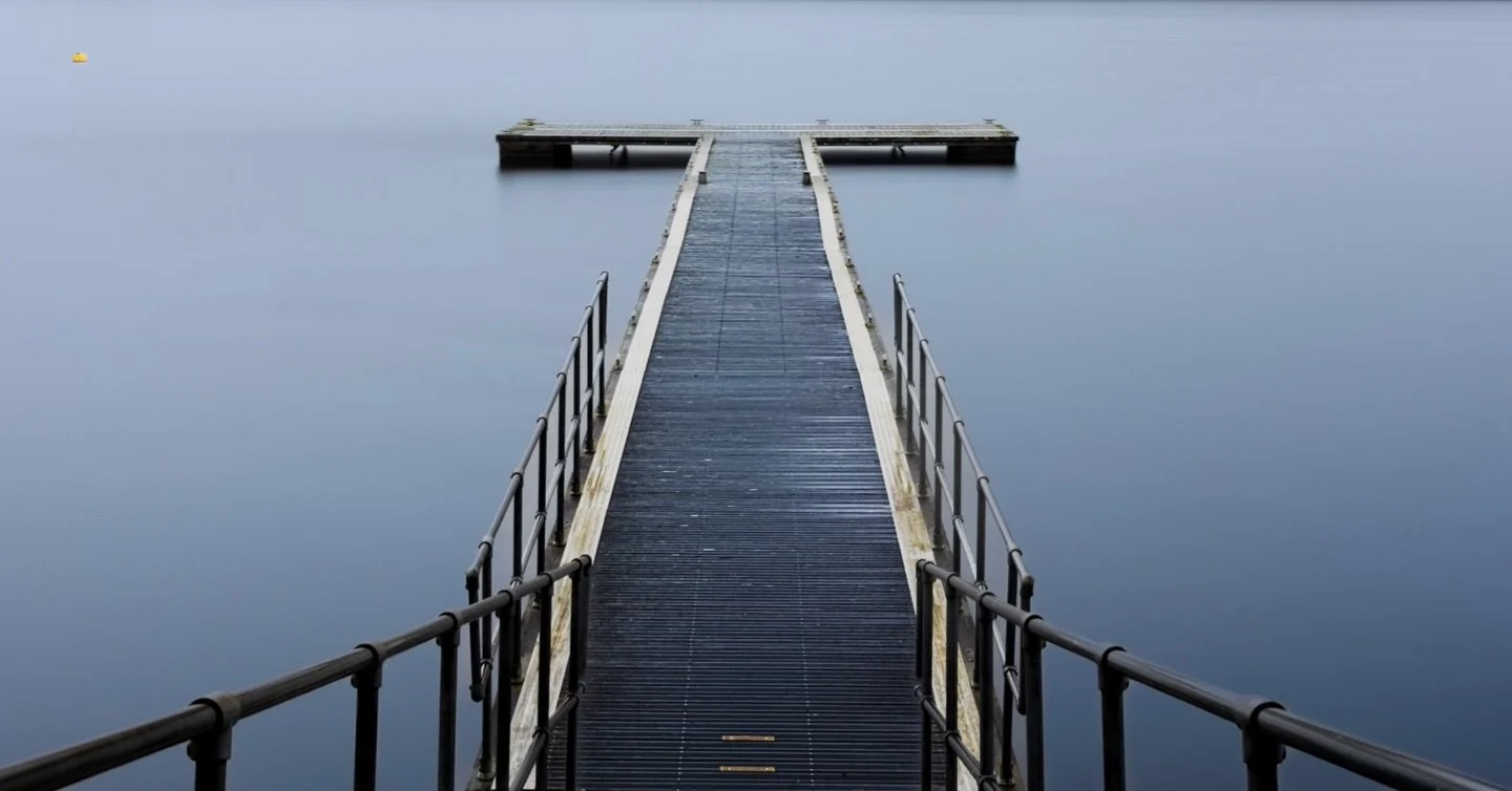Experimenting with long exposures and captured this 10 minute shot to highlight the serenity of the jetty and evoke clear thought
#longexposurephotography #landscape #landscapephotography #abstractphotography
