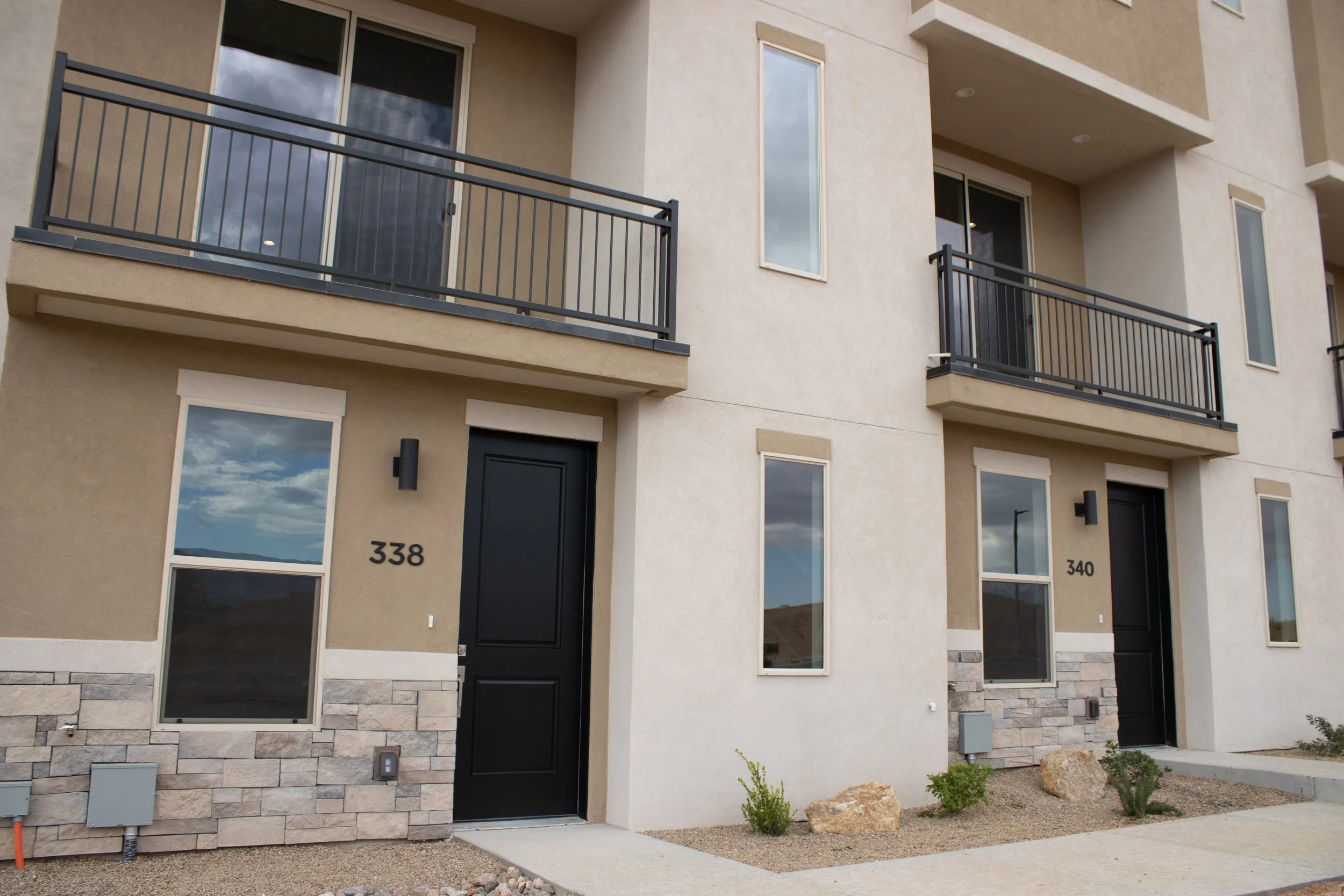 modern-stucco-townhouse-exterior-entry.jpg