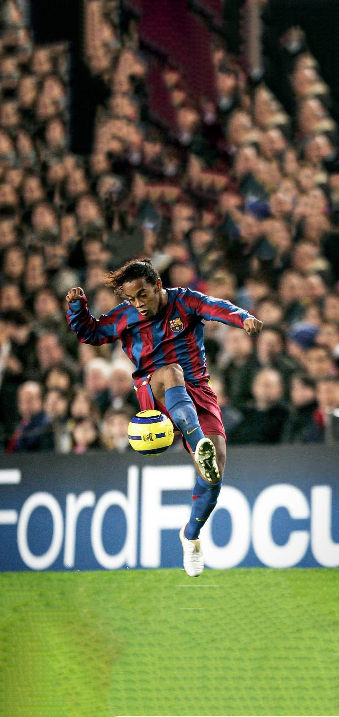 Ronaldinho: The Magician in Barcelona's Colors – Legendary 2005 Performance
