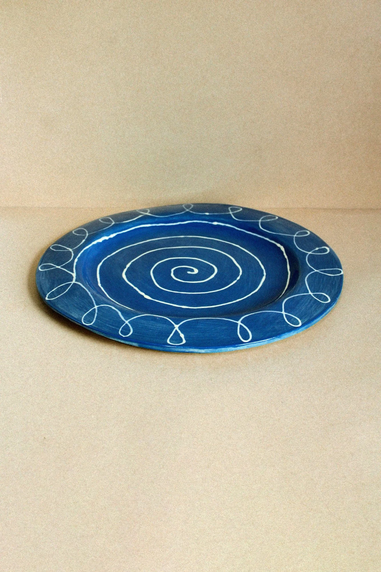 spiral-sun-xl-platter-azul-2.jpg