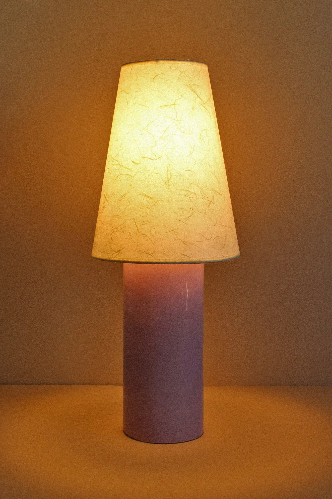 conical-lamp-lila-2.jpg