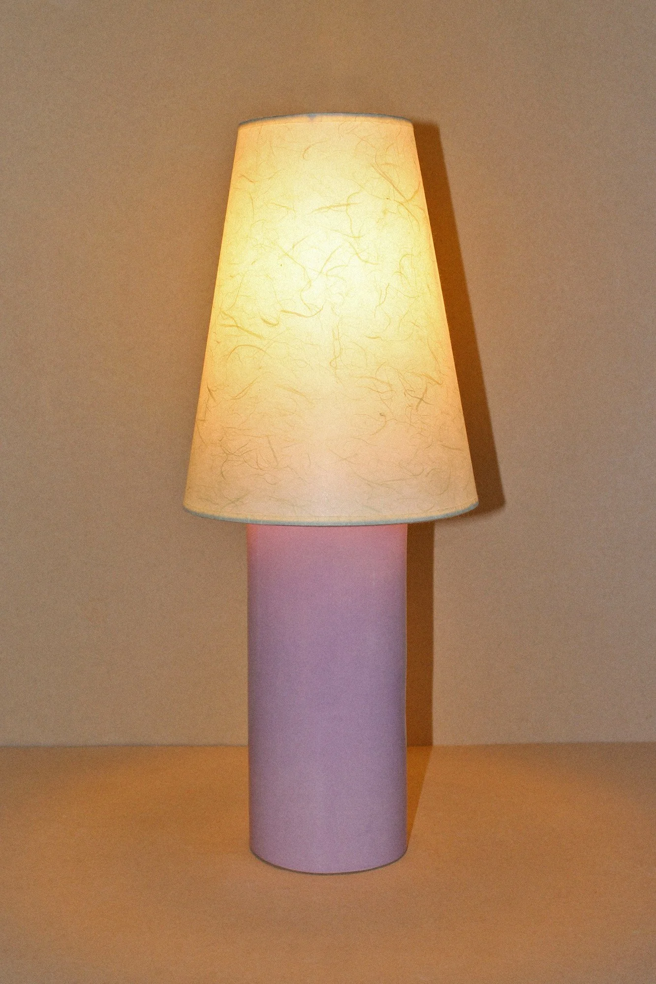conical-lamp-lila-4.jpg