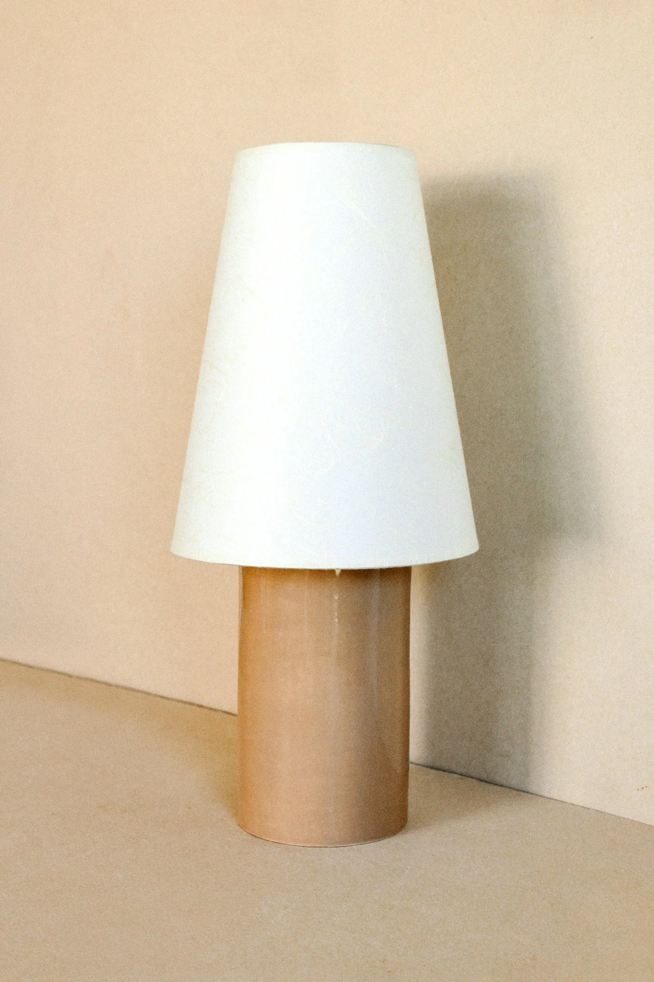 conical-lamp-latte-2.jpg