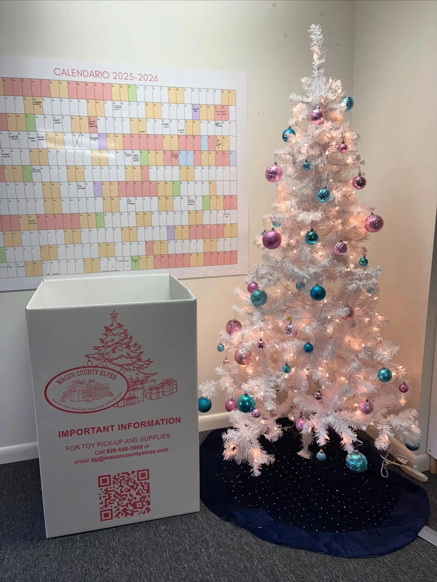 Hola amigos! As part of our generosity unit, we have teamed up with @rotarycluboffranklin and @vignetterealty as a drop off location for Macon County Elves. ✝️🎄 Be Jesus&rsquo; hands and feet this season by providing for local community children. Dr