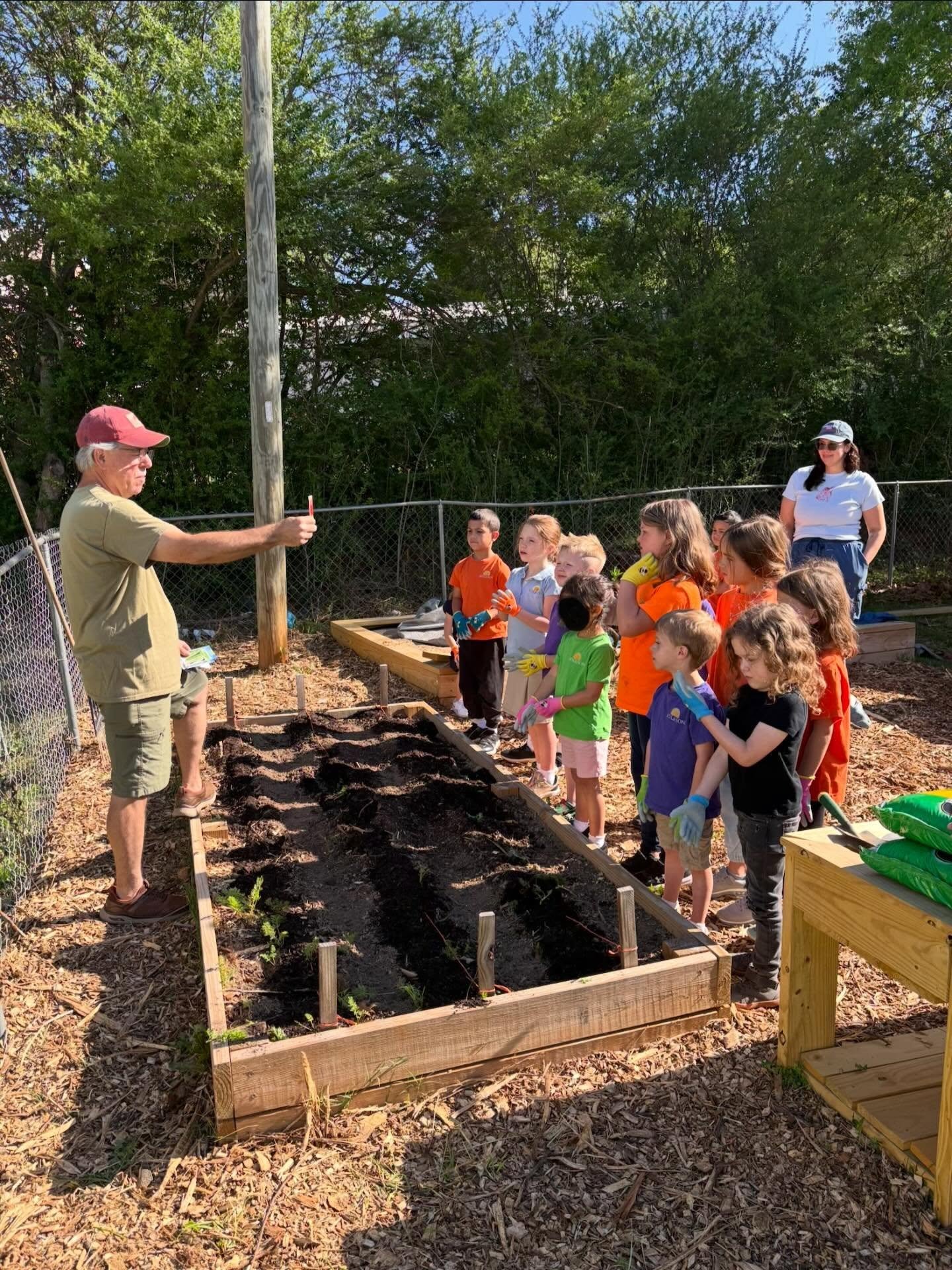 Cultivating our garden 🪴 and our minds today as we close up our first week focused on &ldquo;La Tierra&rdquo; or &ldquo;Earth 🌍 Mr. Karl, an educated landscape design architect and horticulturalist, donated his time generously to teaching us how pl
