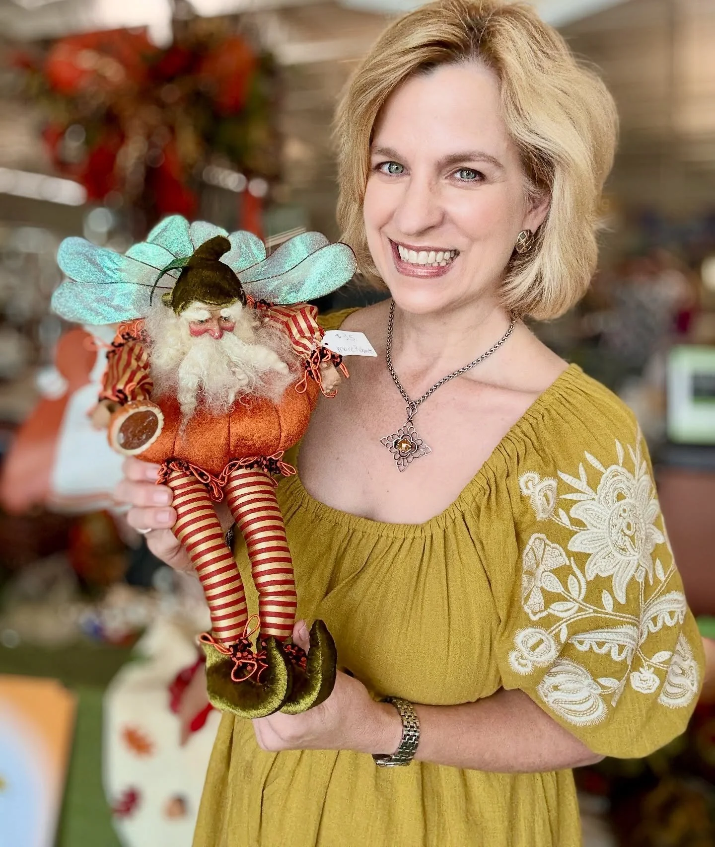 Festive find! 🎃 The Mark Roberts &ldquo;Pumpkin Pie&rdquo; Fairy is a charming seasonal collectible, especially at just $35 and in the original box. That&rsquo;s a serious MAM Resale win! His whimsical detail and autumn flair make him perfect for ad