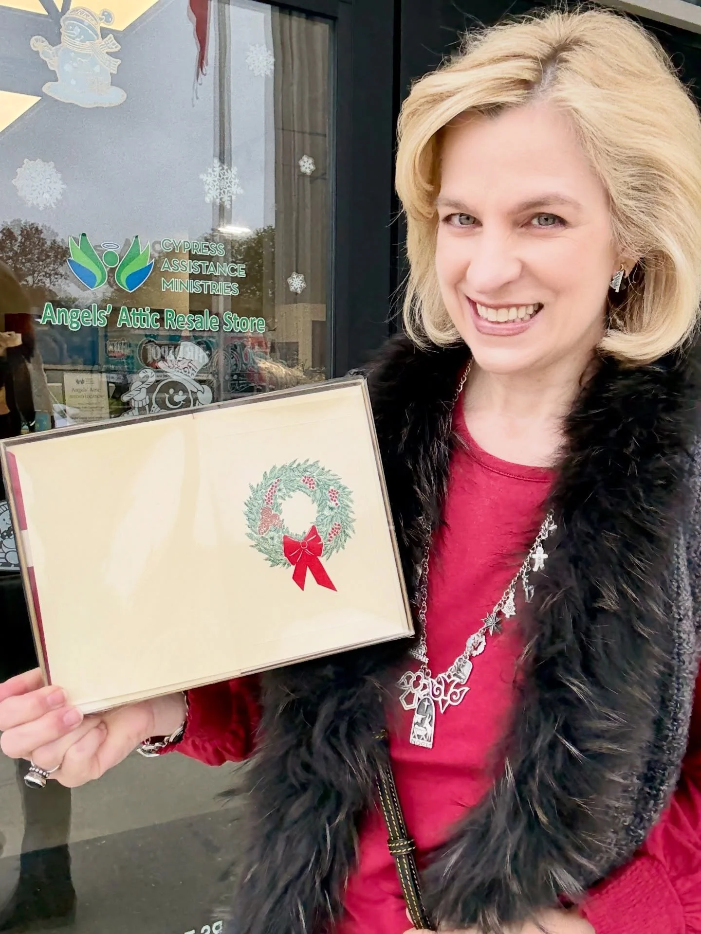 Sending out Christmas cheer! 🎄 Surprise holiday card giveaway in my latest KT Antiques video, and the response has been amazing! I&rsquo;m back out thrifting for more and Angels&rsquo; Attic Resale came through with vintage Crane &amp; Co. cards. 🎁