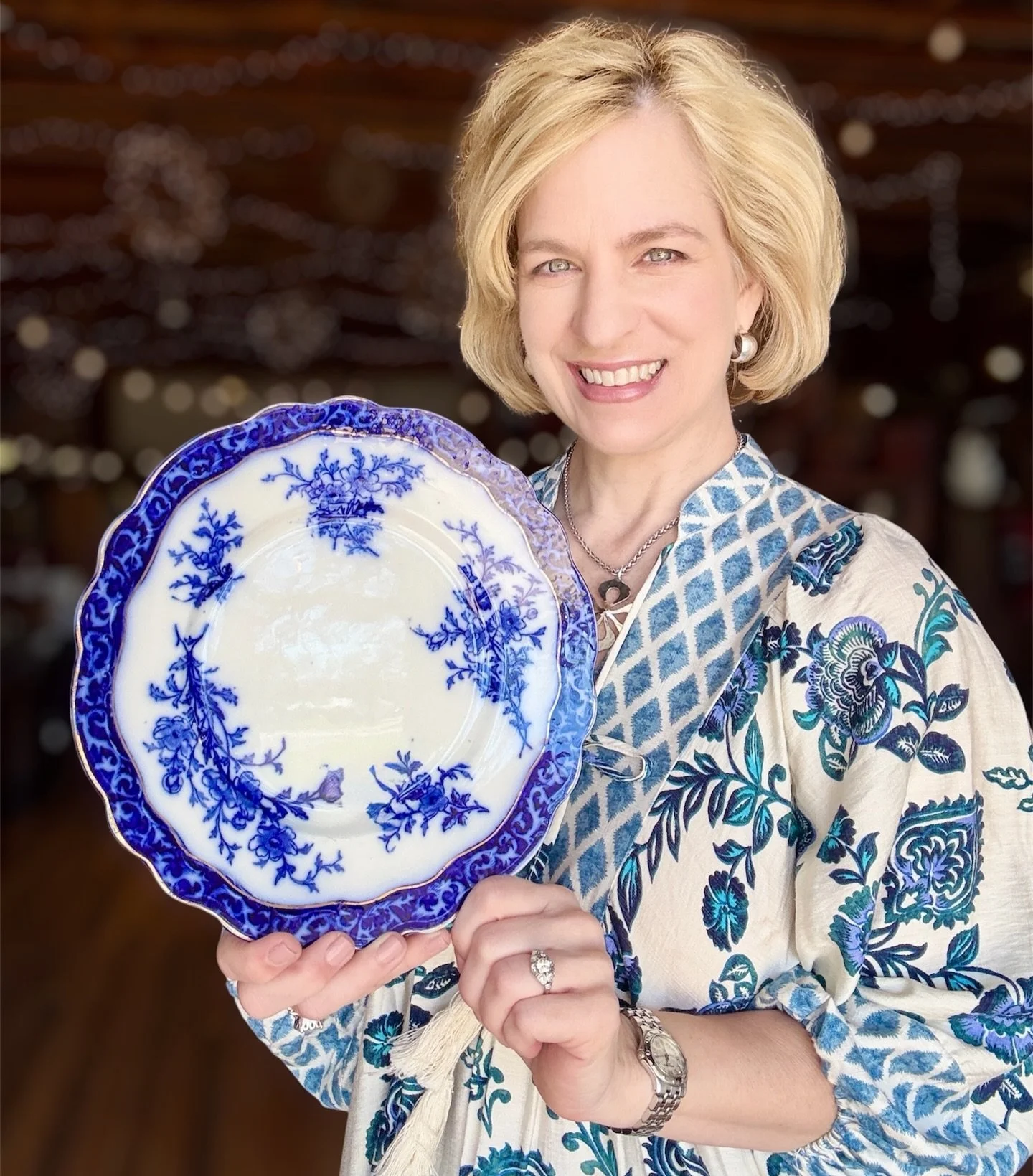 Gorgeous day in Fayetteville, TX! ☀️ Antiques Off the Square is brimming with American antiques and primitives full of rich history. Flow Blue, copper, pottery, furniture, and one-of-a-kind finds around every corner. Open now through Monday at 8:00 p