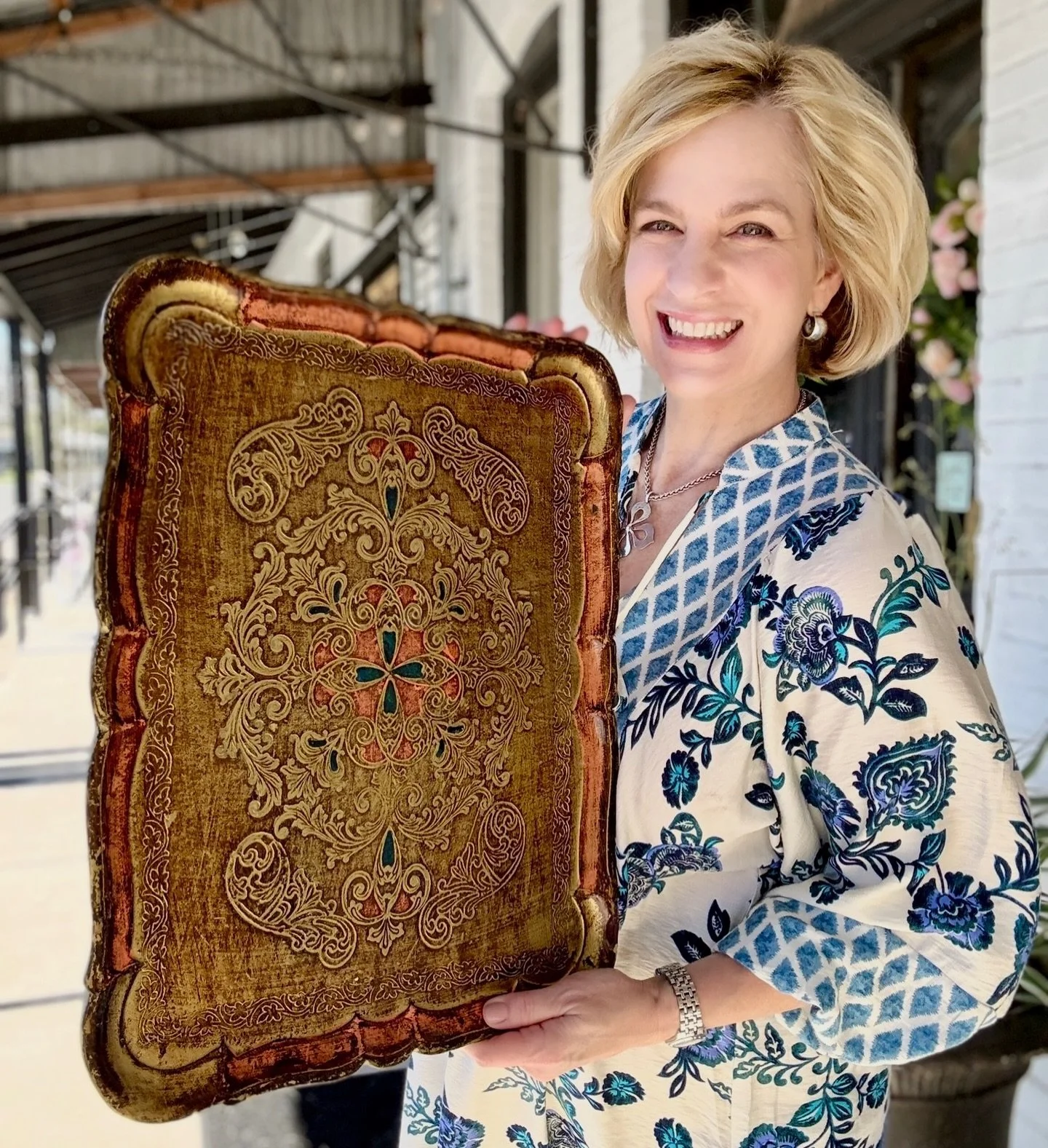 Tiny town, BIG finds! ✨ Join me in the new upload for a double feature in Fayetteville, Texas.
Antiques Off the Square brings together the charm of true primitives and one-of-a-kind Texas treasures, while a stop at a beloved local shop adds even more