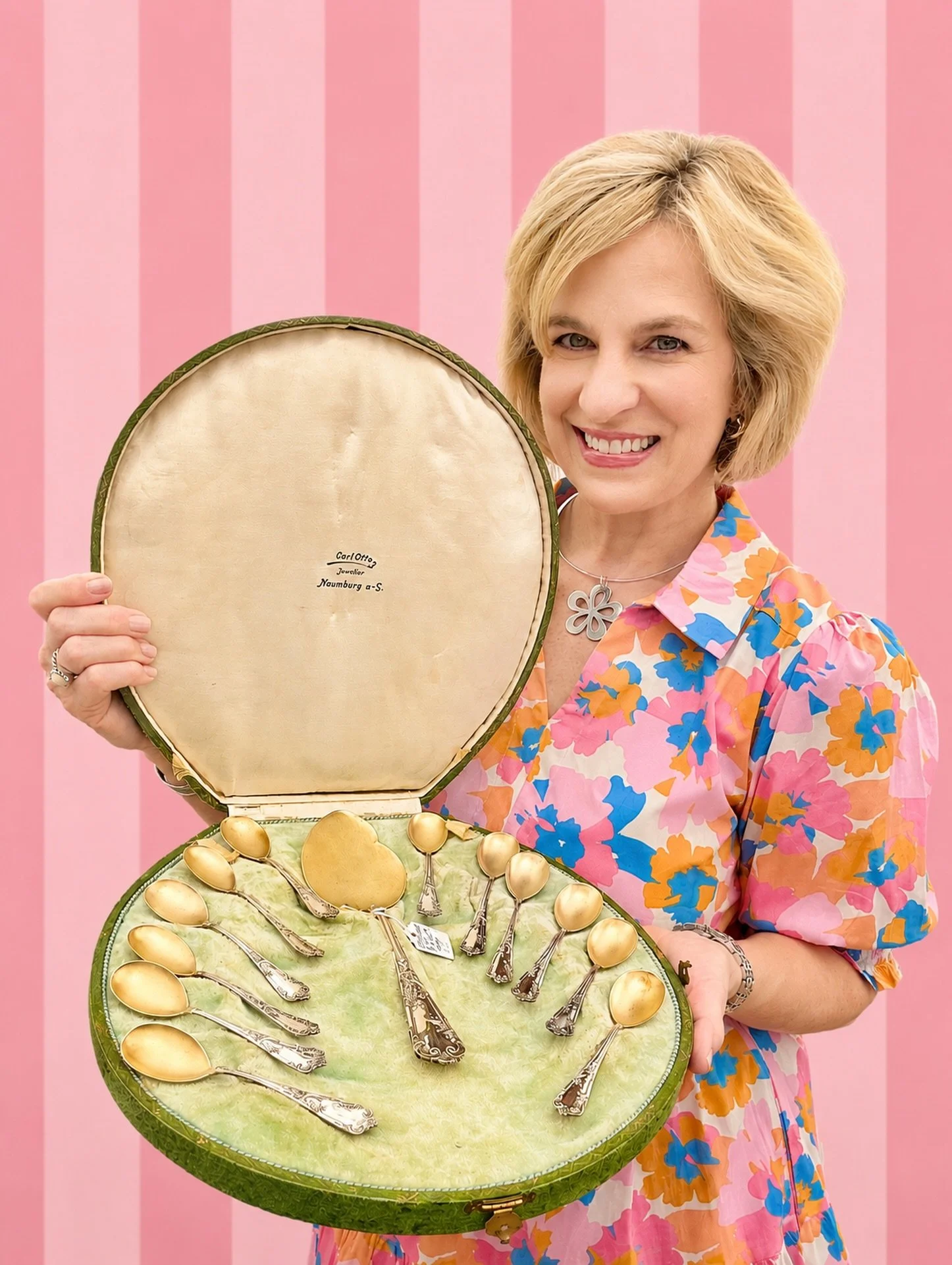 Here&rsquo;s the scoop coming your way tomorrow! 🍦 

Join me at Angevine&rsquo;s Fine Silver as we uncover the fascinating history of ice cream spoons, forks, and servers from the 1800s through the Gilded Age. Discover how these elegant pieces were 