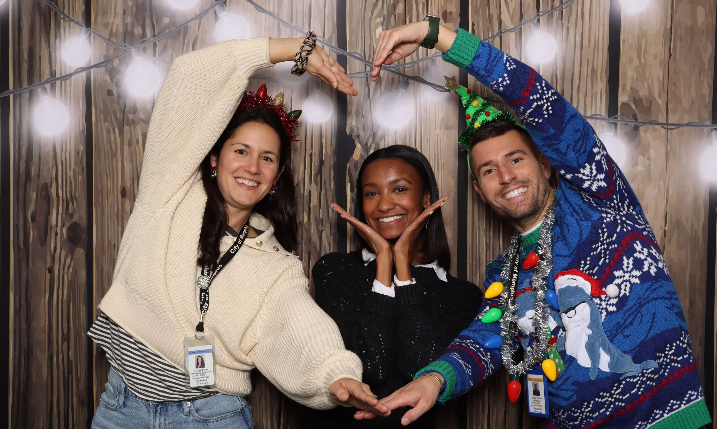 Holiday Photo Booth Memphis Friends Making heart