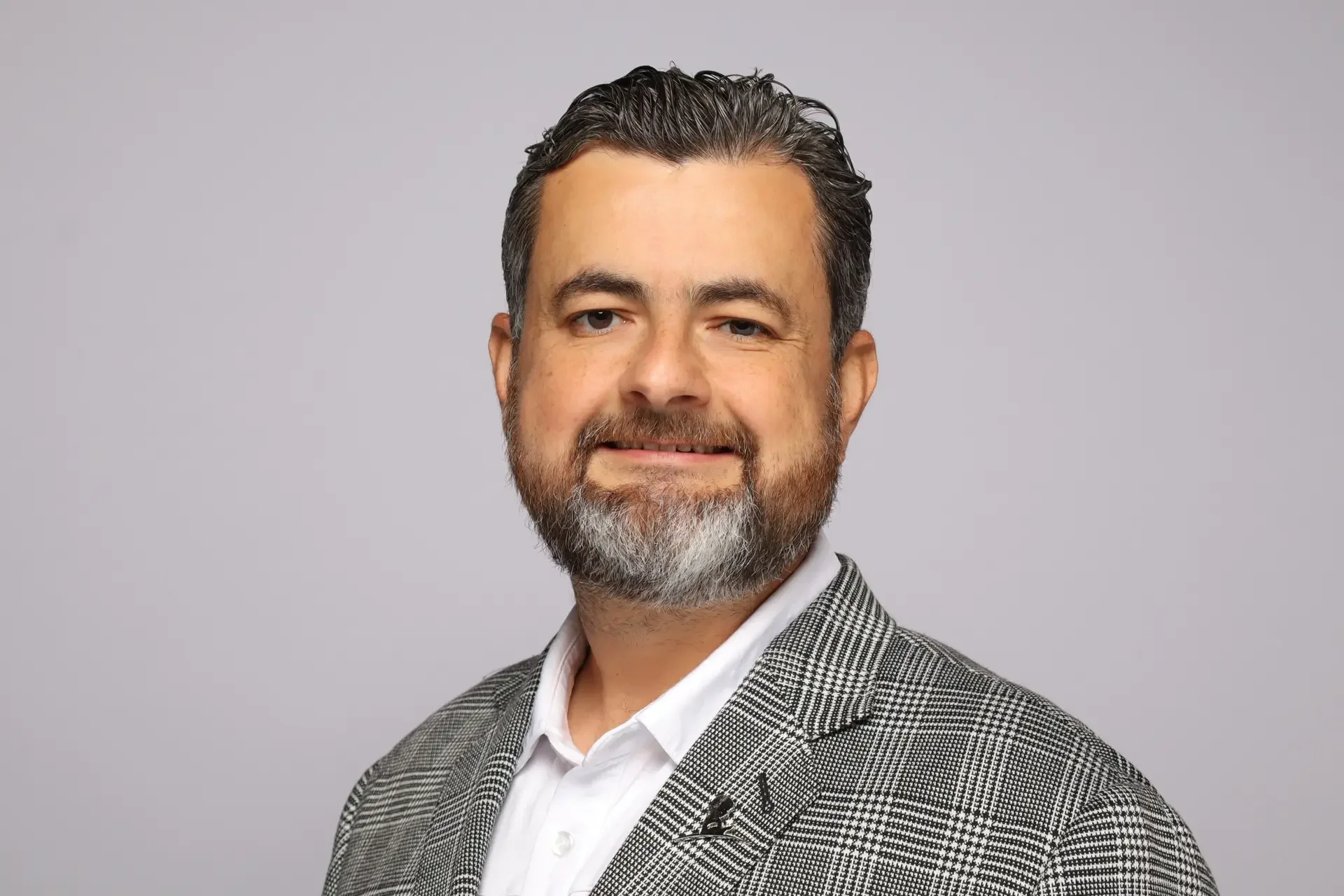 memphis ALSAC headshot corporate event man with gray pattern blazer